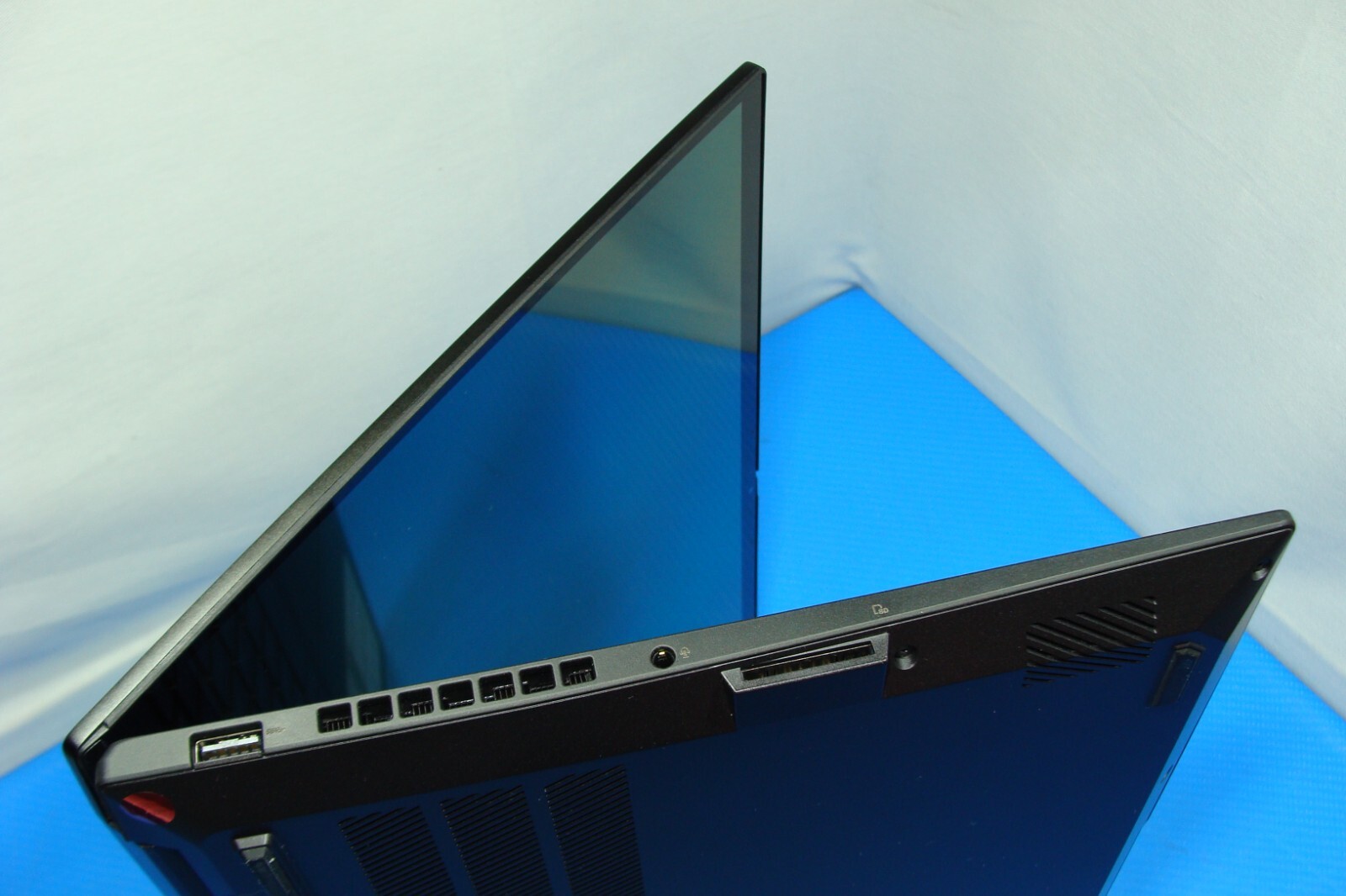 Asus Creator Q530VJ 15.6″ FHD OLED i7-13620H 2.4GHz 16GB 512GB RTX 3050 15cycles
