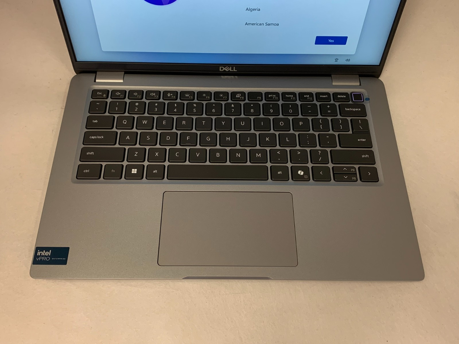 Dell Latitude 5450 14″ FHD Touch Ultra 7 165U 1.7GHz 16GB 512GB NVMe Win11P