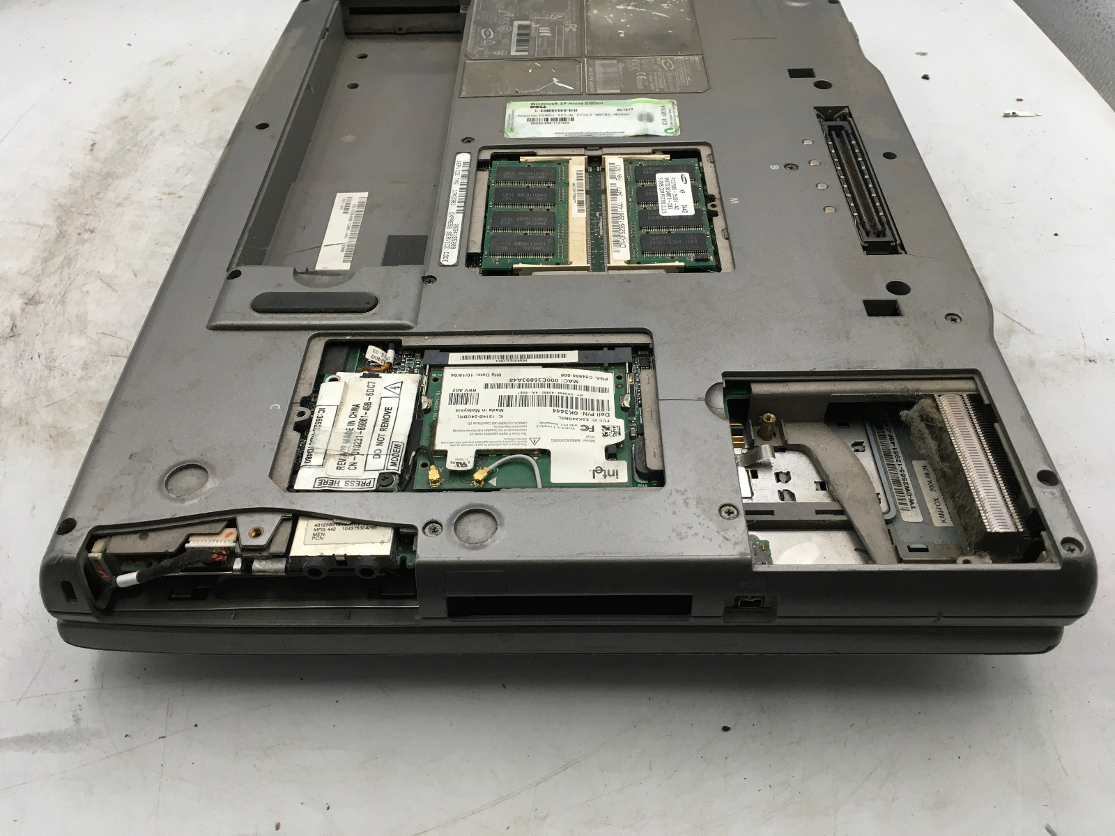 DELL INSPIRON 8600 – FOR PARTS – Intel Pentium M – 1GB RAM – READ DESCRIPTION-BB