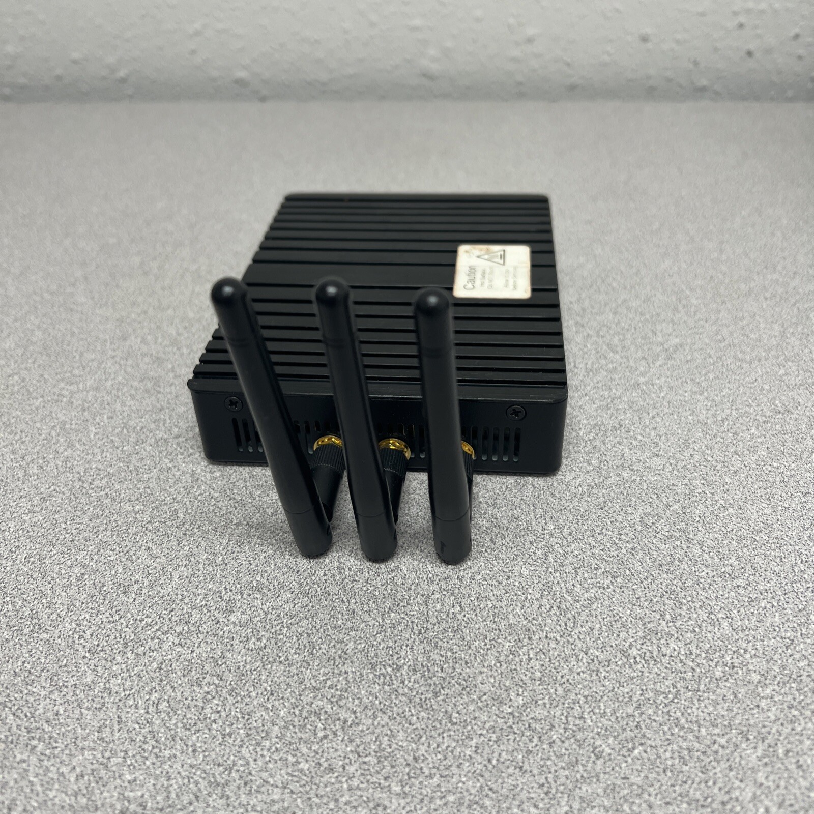 Gigabyte EL-20-3050-32GB, SFF Ultra Compact PC, Celeron N3060 with Antennas