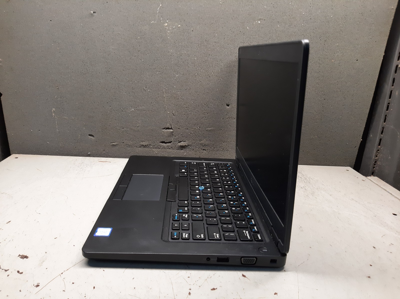 Dell Latitude 5491 14″ i5-8400H 4GB RAM 256GB SSD Windows 11