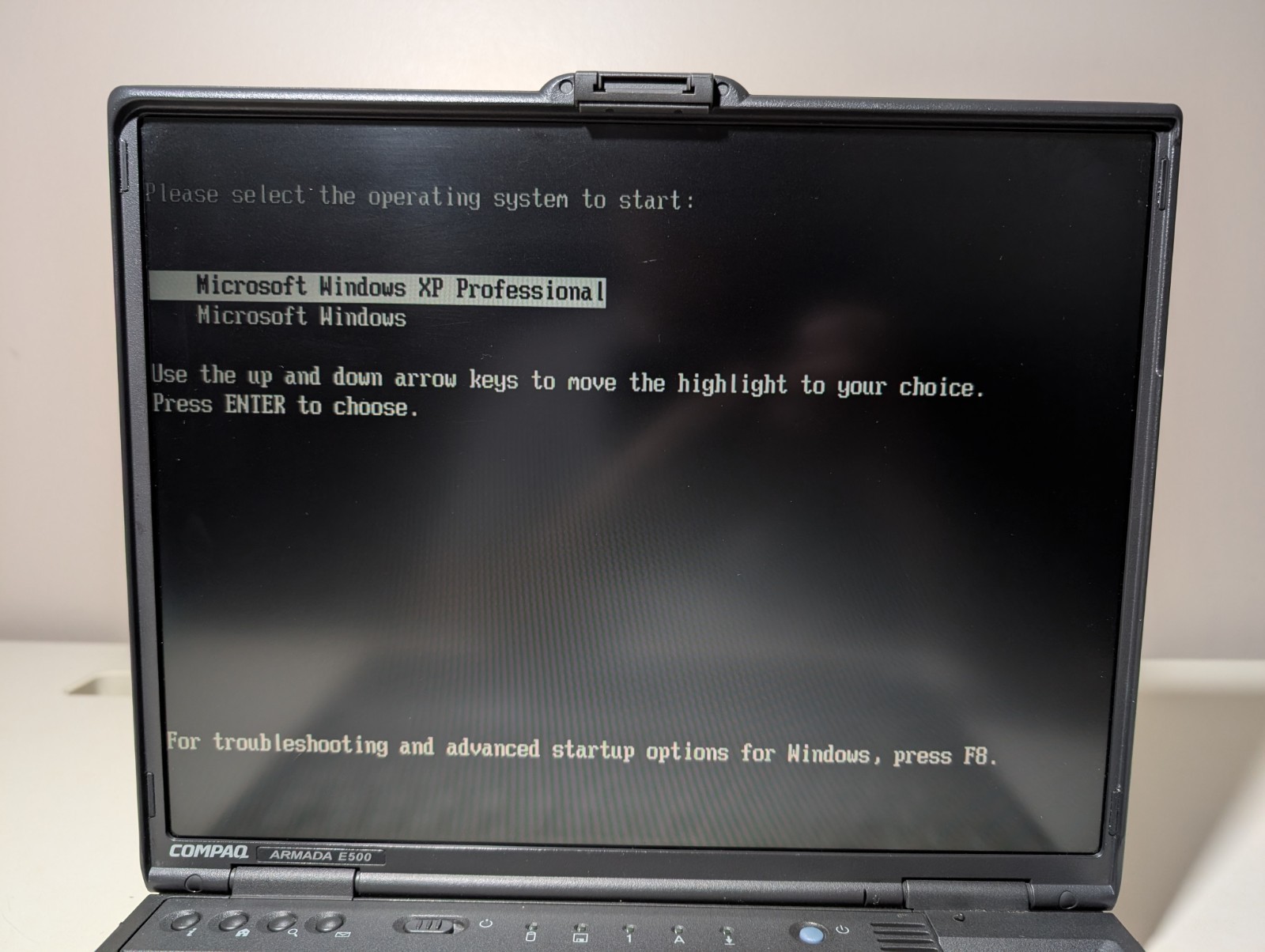 15″ Compaq Armada | Pentium III 512MB 80GB HDD | Win 98 + XP Vintage 1999 Beauty