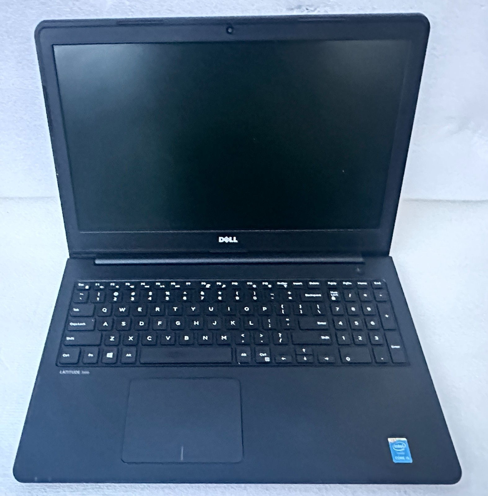 Dell Latitude 3550 15,6″ i3-5200U CPU @ 2,20 GHz 4 Go de RAM 500 Go HDD