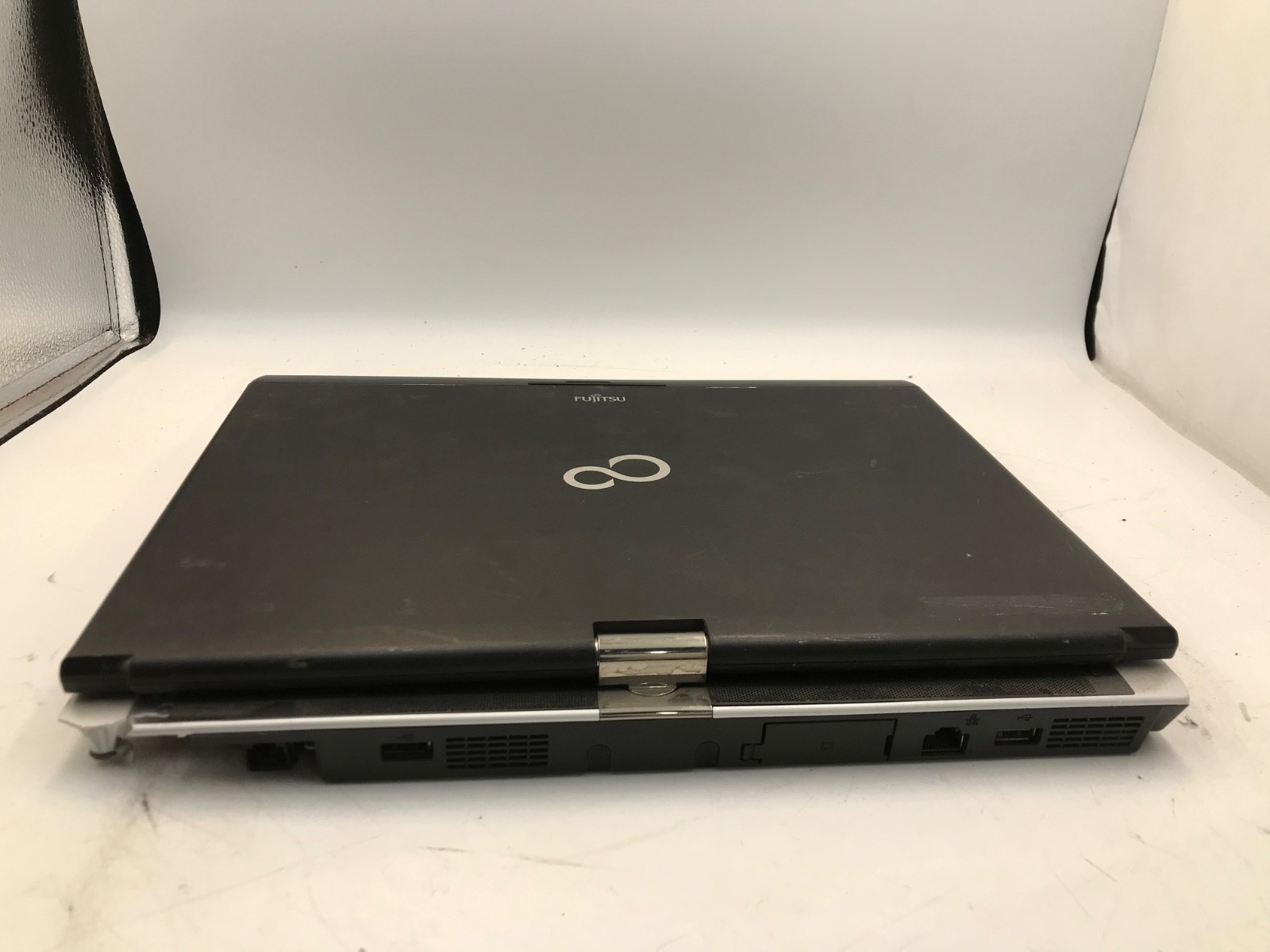 Fujitsu LifeBook T900 Intel Core i5-520M 2.4GHz 13″-CASE DAMAGE- MZ