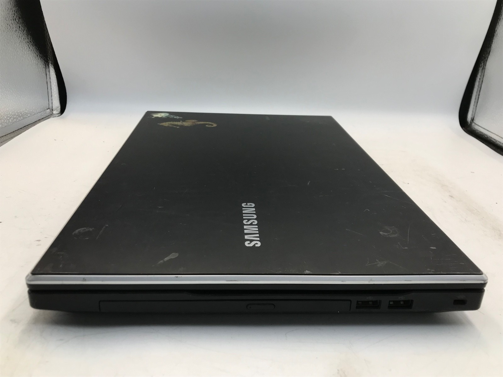 Samsung 300V Intel Core i5-2450M 15″ Laptop – BOOTS/BAD DISPLAY -MZ