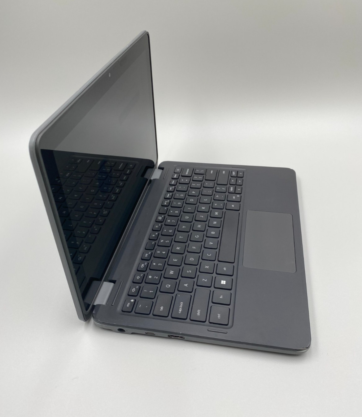 Dell Latitude 3120 11.6″ Silver N6000 1.1GHz 128GB SSD 4GB DDR4 Gray Laptop-Fair