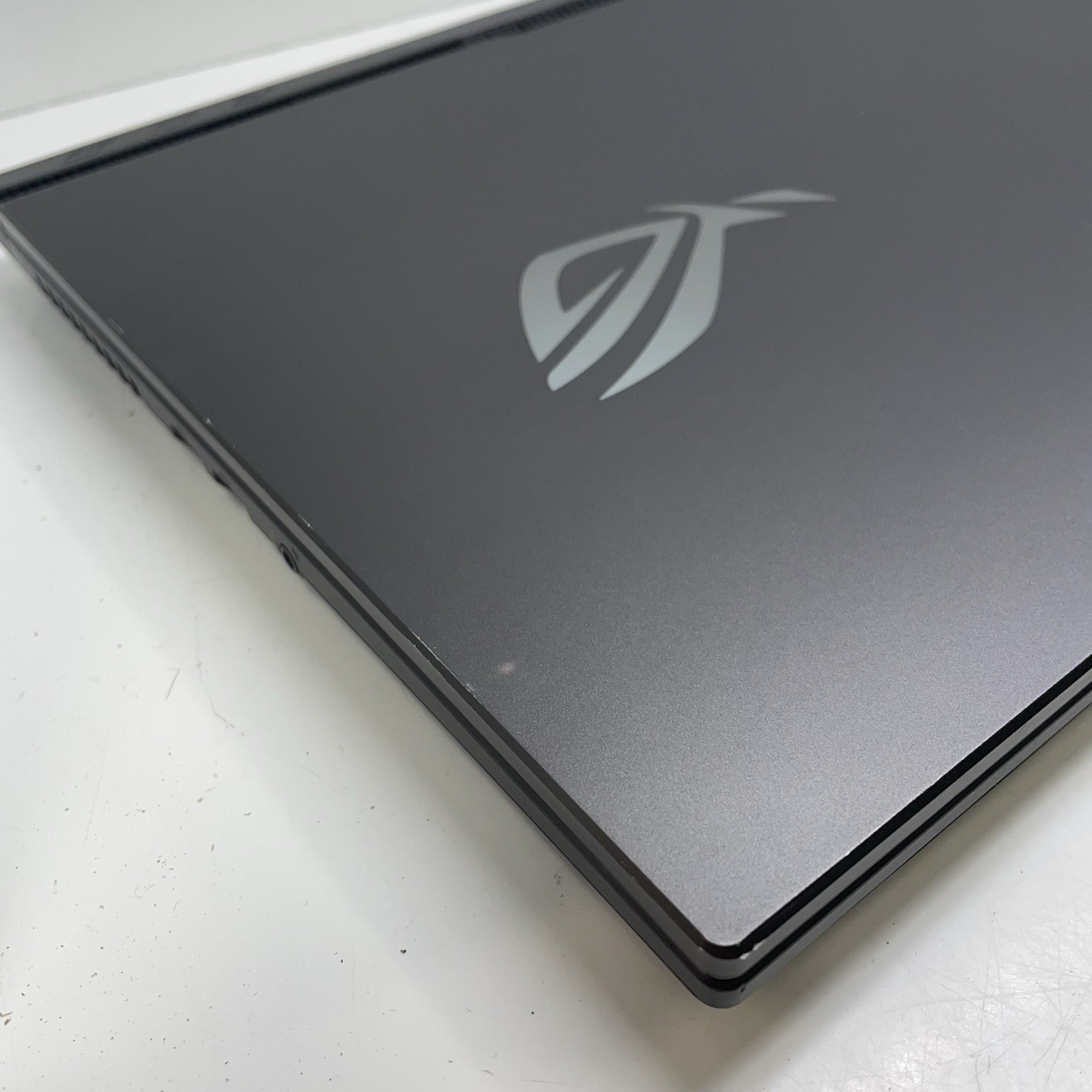 ASUS Rog STRIX (1TB SSD, AMD Ryzen 9 5900HX, 3.30GHz, 64GB RAM, Rtx3070