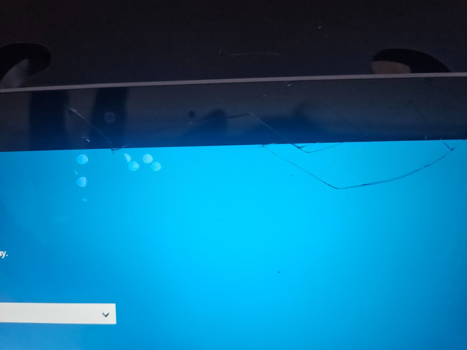 Microsoft Surface 3 (Model 1645) 128GB 4GB RAM — FOR PARTS / REPAIR — Cracked Sc