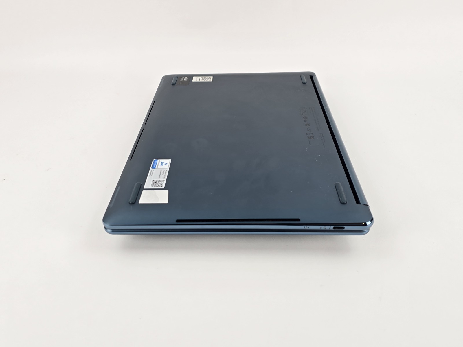 Lenovo Yoga Book 9i Dual 13.3″ 2.8K OLED Ultra 7 155U 16GB 1TB – Used – READ