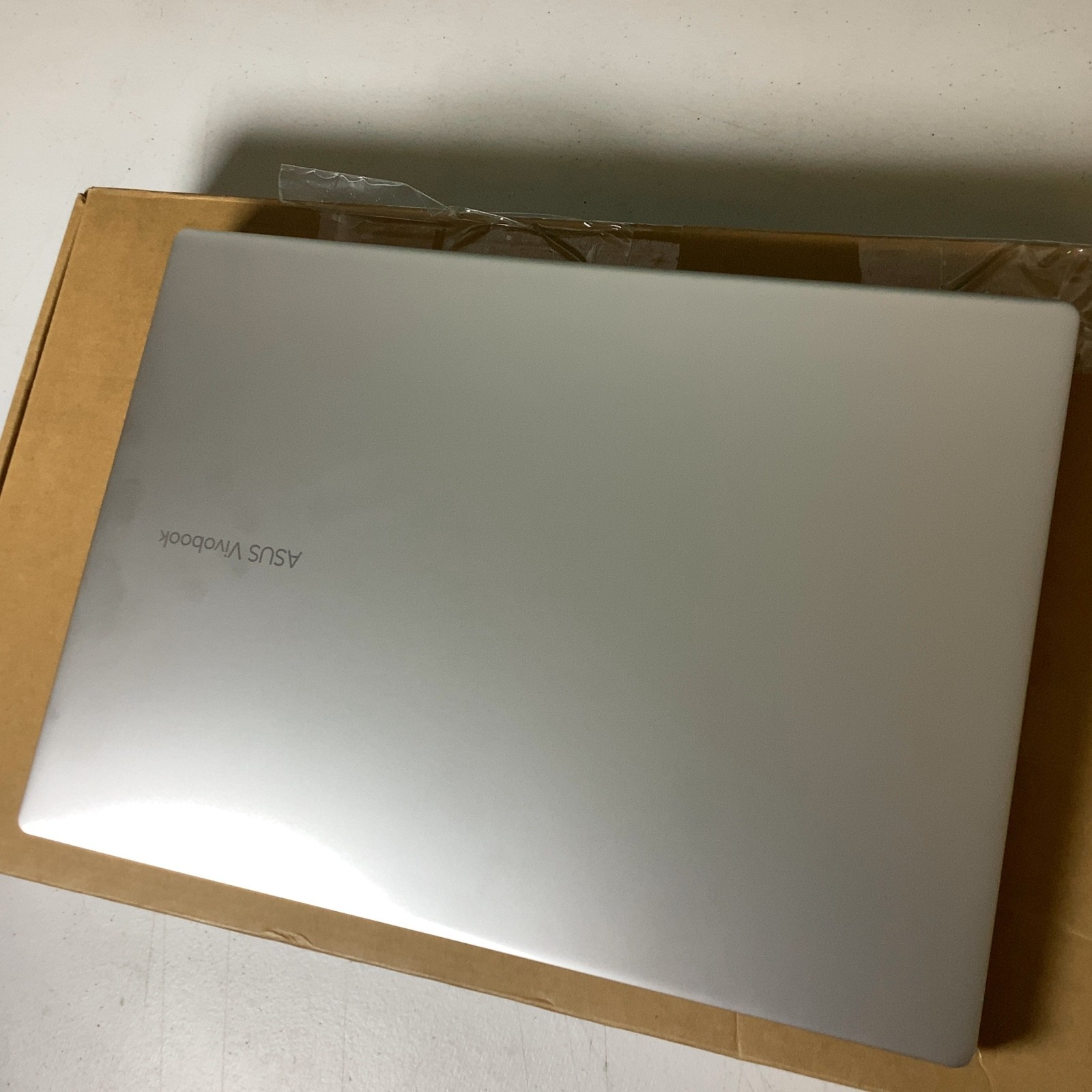 ASUS Vivobook X1407QA-BS56 Laptop with Charger