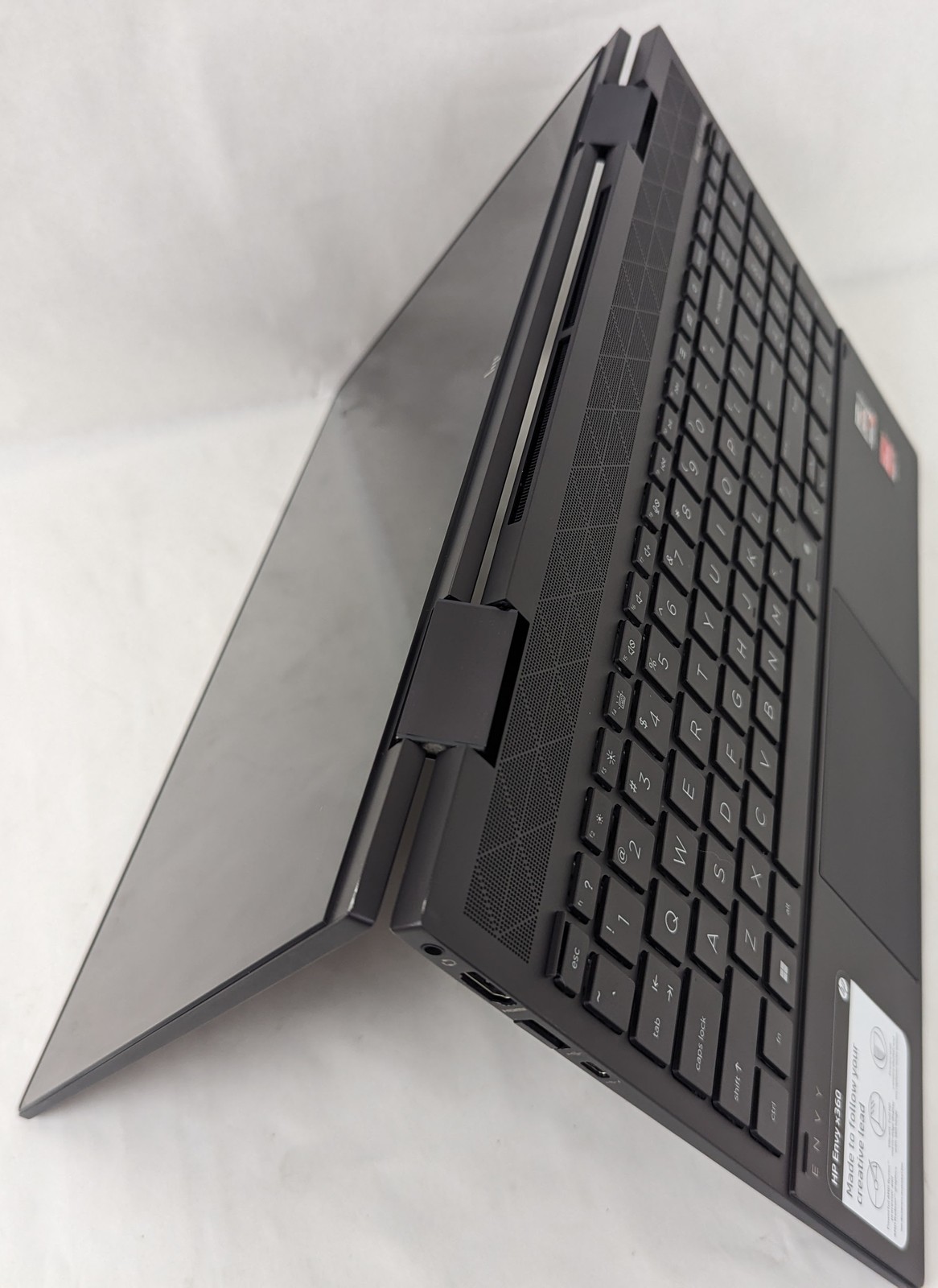 HP ENVY x360 15-ee1093cl 15.6″ FHD Touch Ryzen 7 5700U 12GB 512GB SSD 2in1 W11H