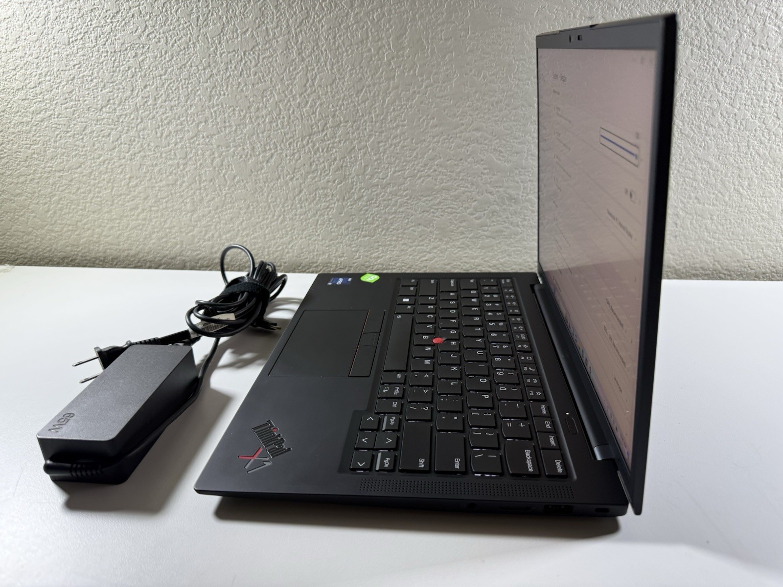 Lenovo Thinkpad X1 Carbon 11th Gen 14″ i7-1365u 16GB 512GB NVME WIN 11 FHD