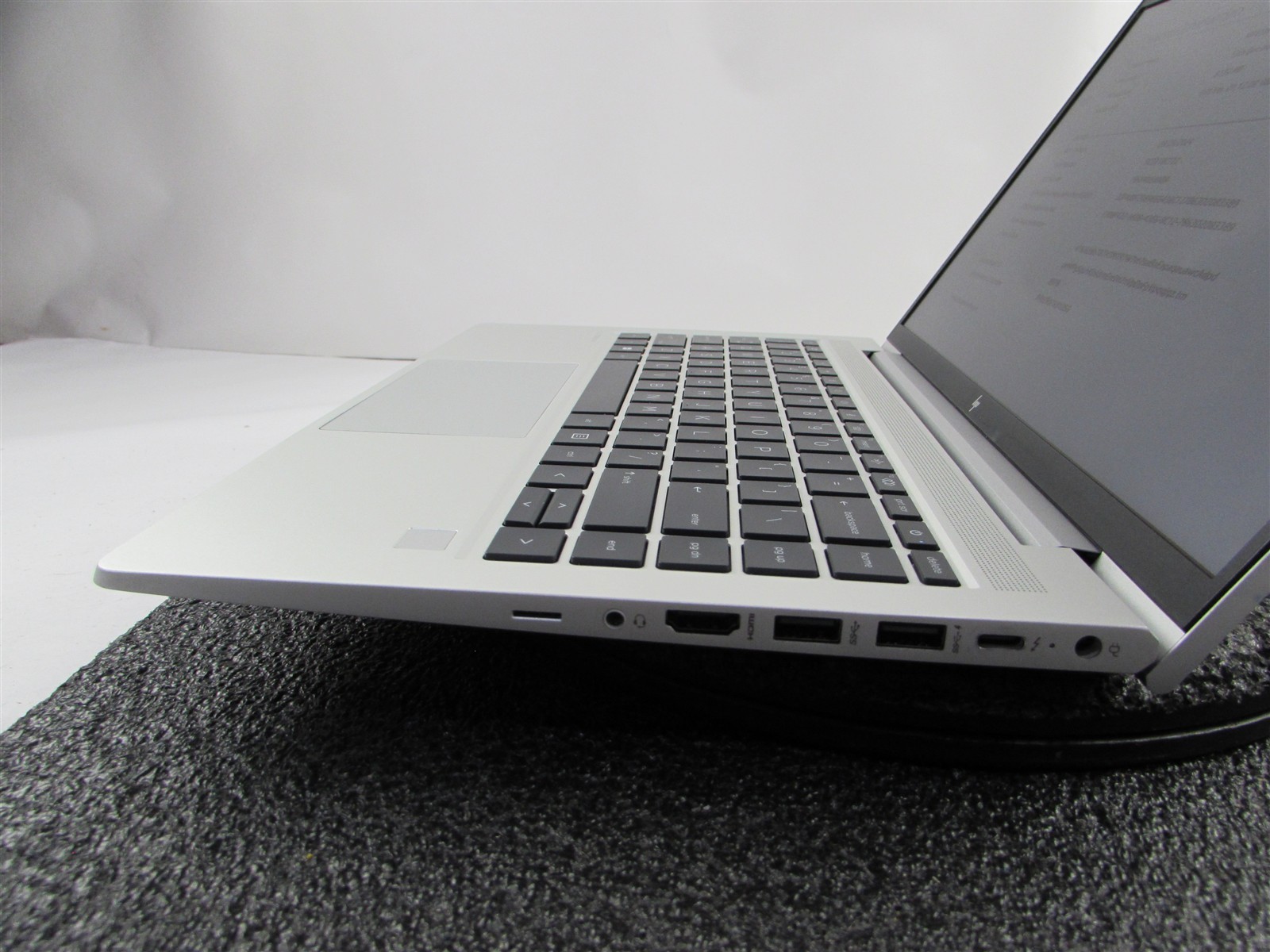 HP ELITEBOOK 640 (G9) 1920X1080 FHD TOUCHSCREEN I7-1270P 1TB SSD 8GB RAM NO O.S