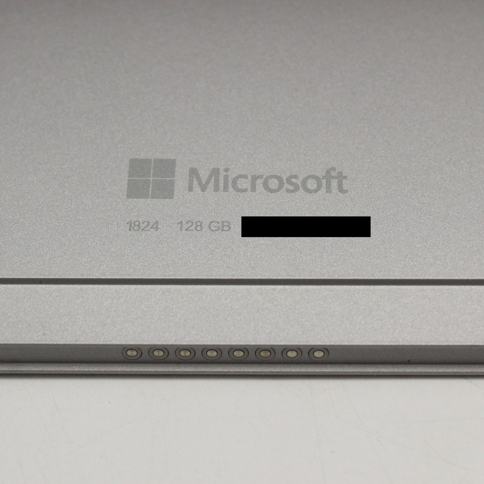 Microsoft Surface Go 1824 10″ Pentium 4415Y 8GB DDR3 128GB SSD Windows 11 Home