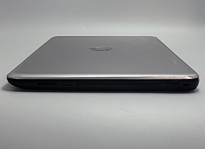 HP 15-AF113CL – AMD A8-7410 @ 2.20GHz /6GB RAM /1TB HDD /Win 10 Home