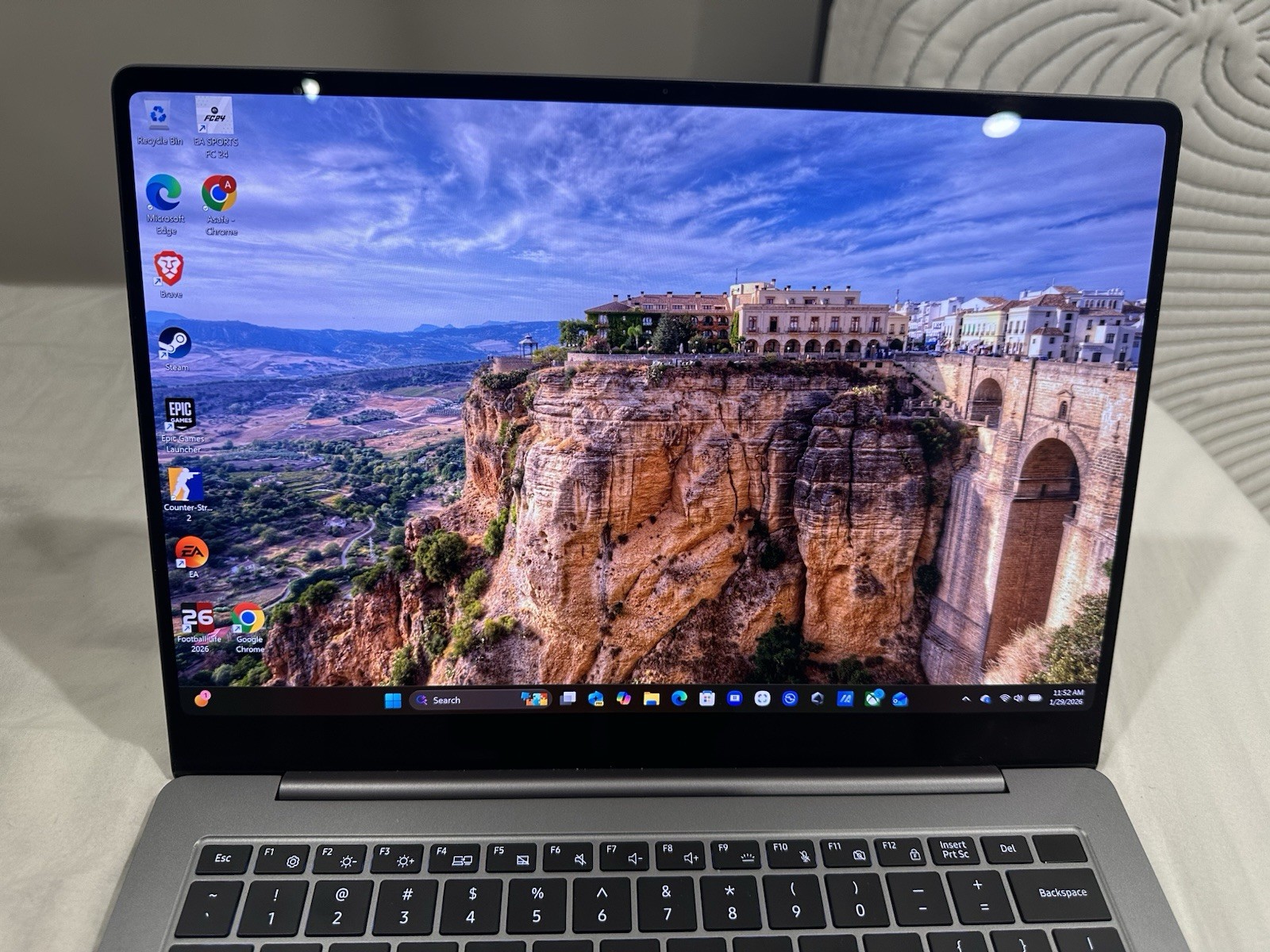 Samsung Galaxy Book 5 pro 14″ Laptop i 7 2gen Gen 16GB 512GB SSD Gray Windows 11