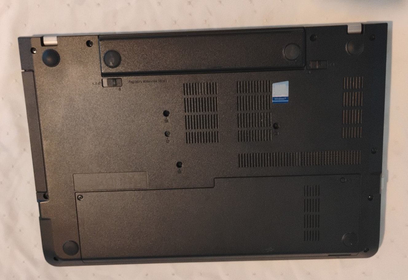 Lenovo ThinkPad E570 Laptop i5-7200U, 4GB RAM, NO HD, for parts for repair