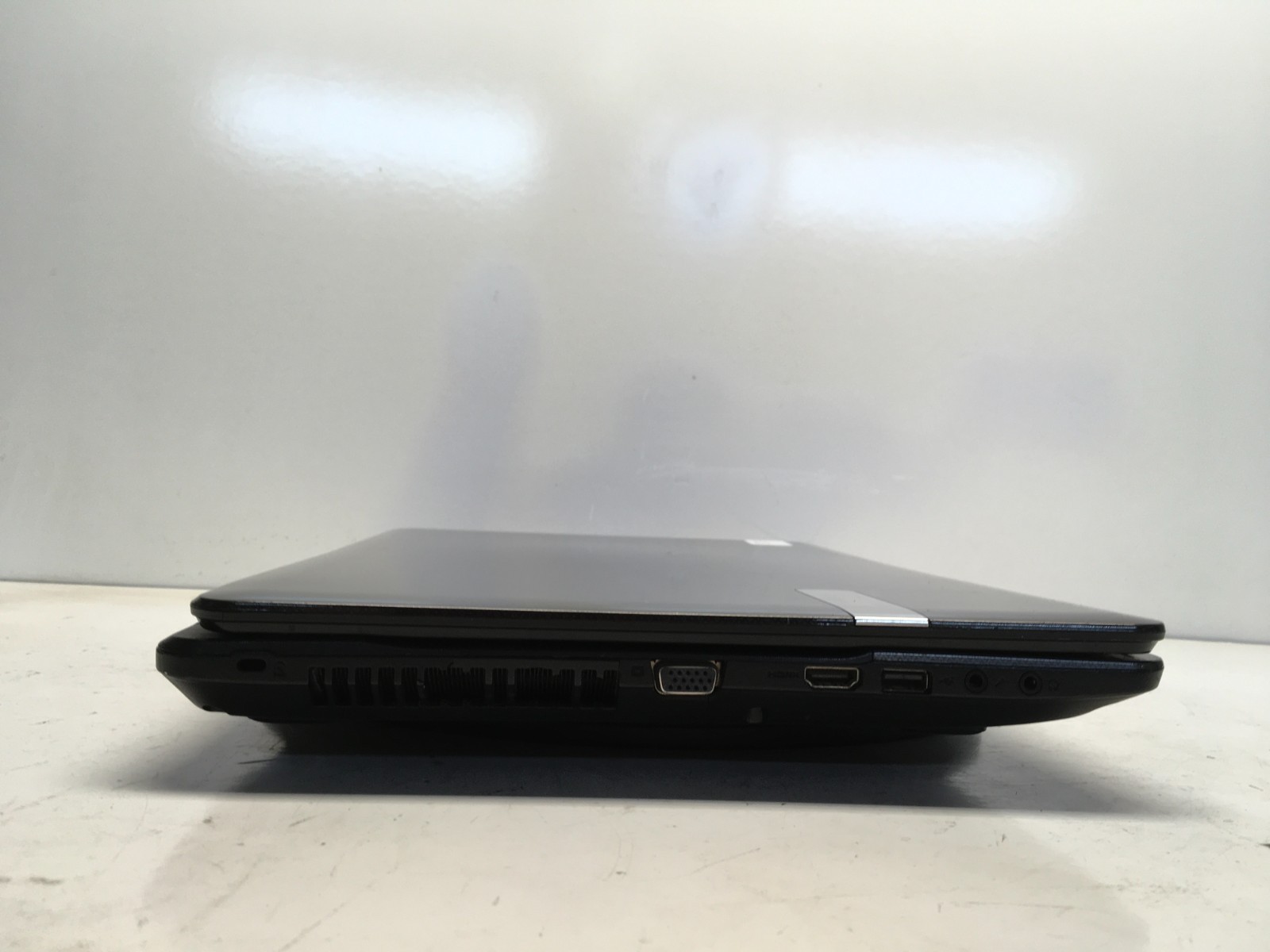 Gateway P7YS0 Intel i5-2430M 2.4GHz 2 GB NO HDD/Battery