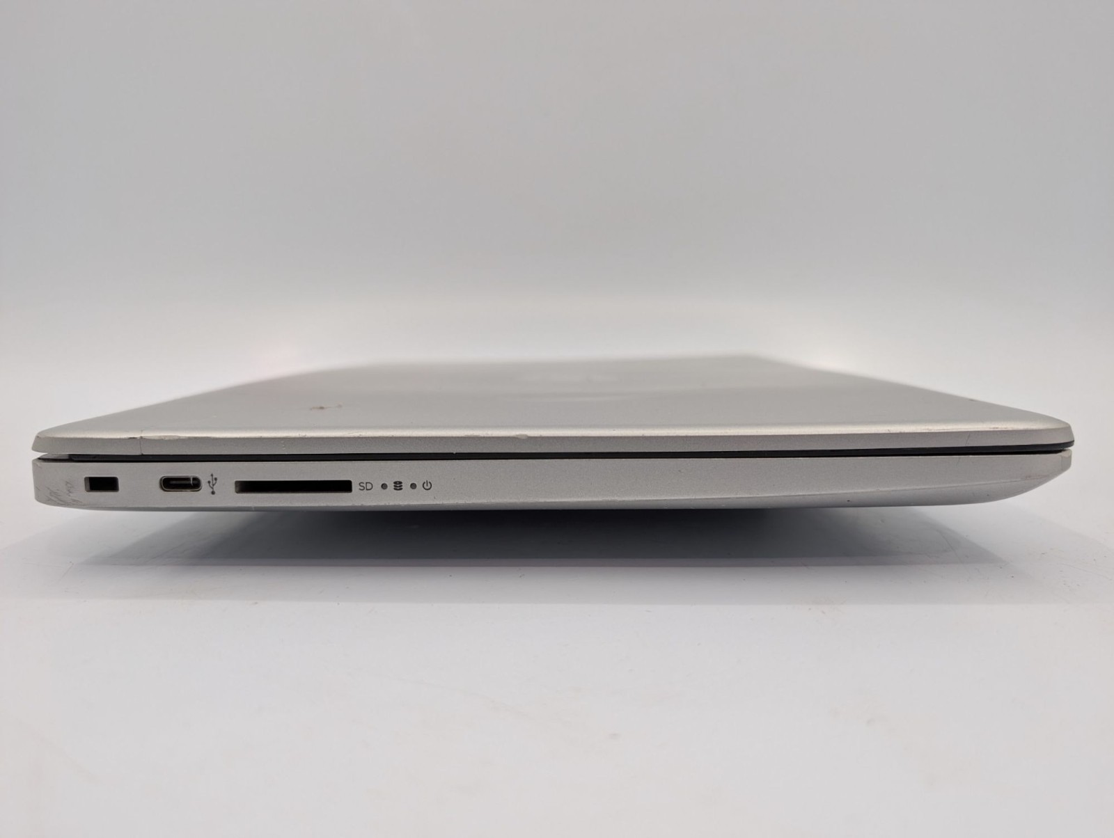 HP Laptop 14-DK0058CA 14″ Display AMD Ryzen 3 3200U 2.60GHz Processor Laptop