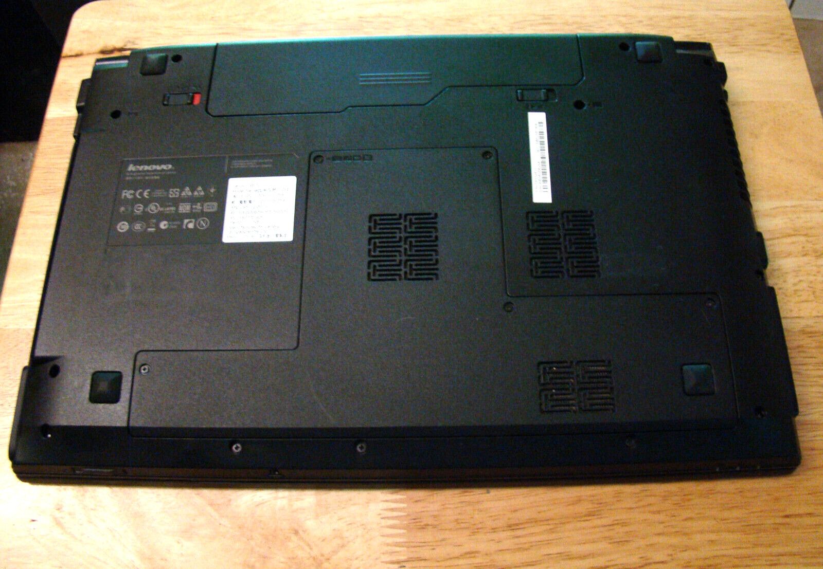 Lenovo B570/Pentium B960 2.20ghz/6gb/320gb/Windows 10 Pro/Web/Hdmi/Vga/15.6