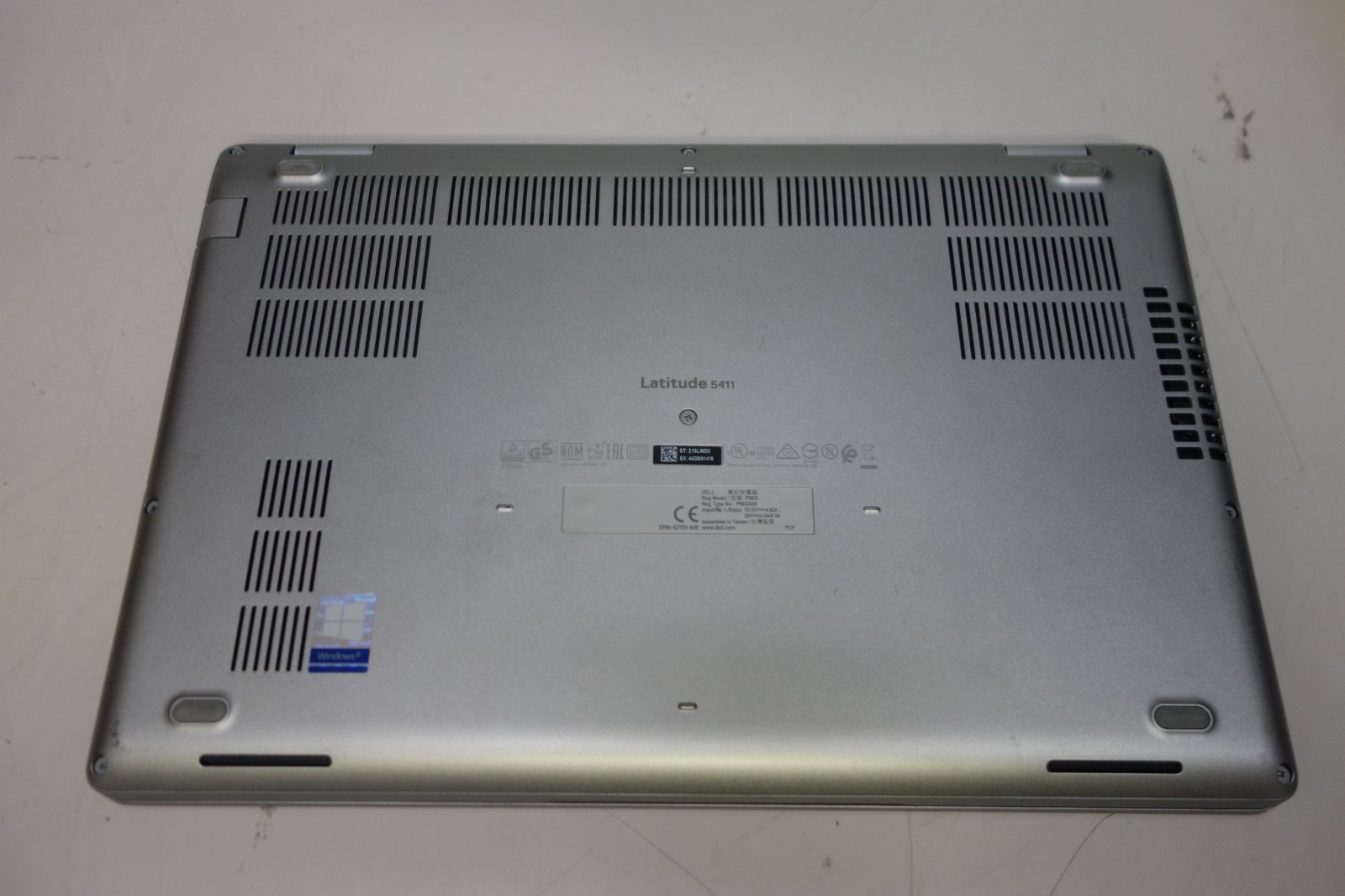 Dell Latitude 5411 14″ i5-10400H 2.6GHz 16GB/512GB M2 SSD UBUNTU Laptop + AC