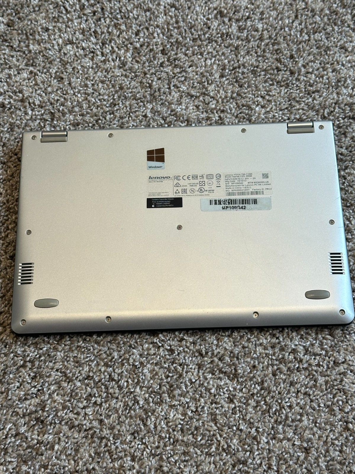 LENOVO YOGA 700-11isk 2in1, Silver , 8GB Ram Windows 10, with Power Cord