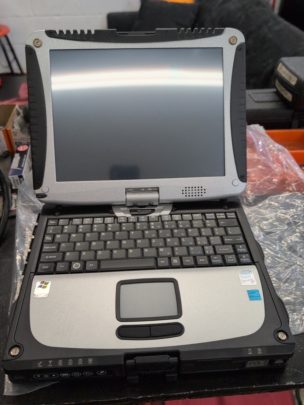 Panasonic TOUGHBOOK Windows XP CF-19chbaabm 10.4 Swivel Laptop