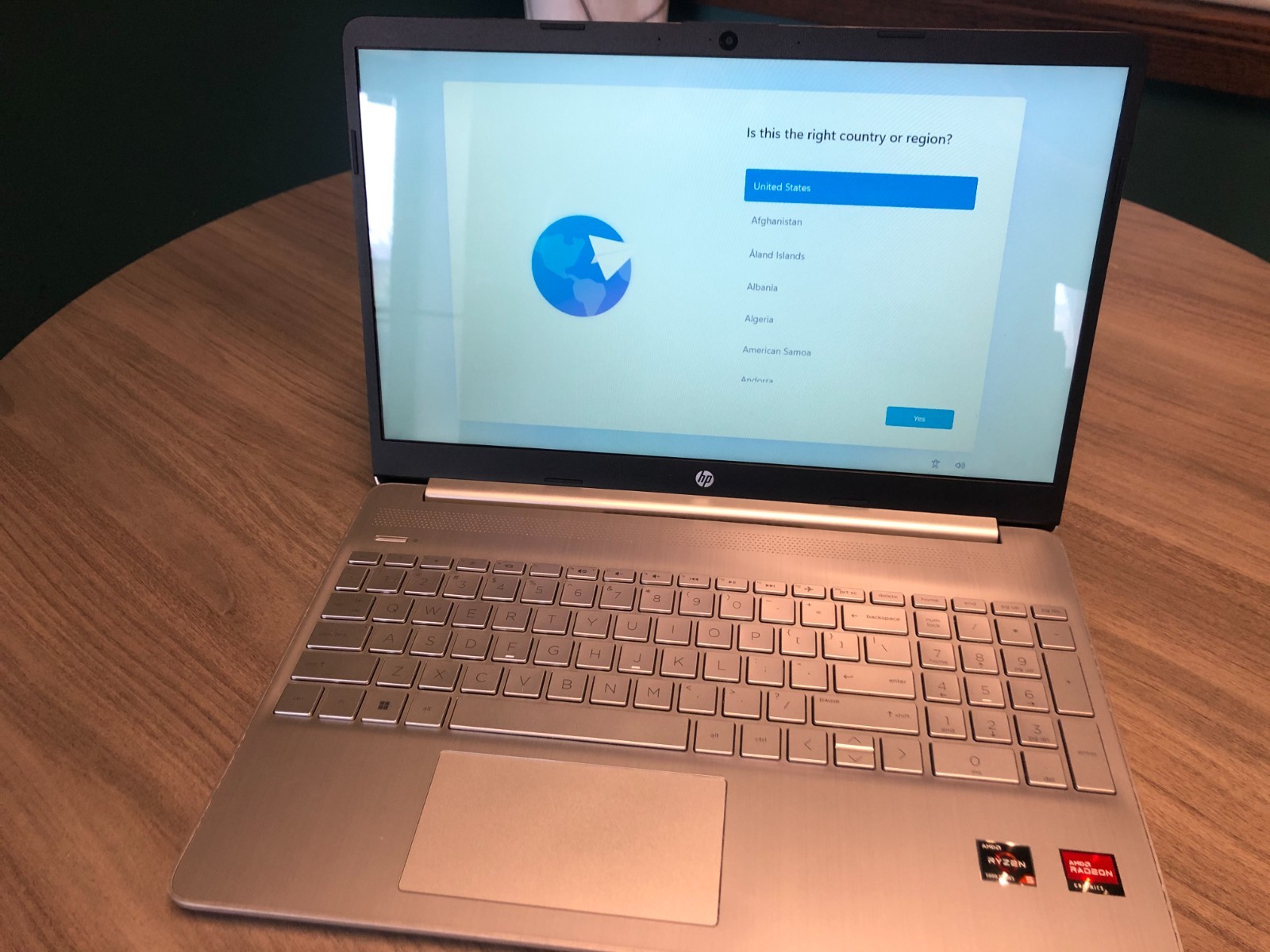 HP 15Z-EF2000 15.6″ Touch Laptop Ryzen 5 5500U 8GB RAM 512GB SSD (USED) *READ*