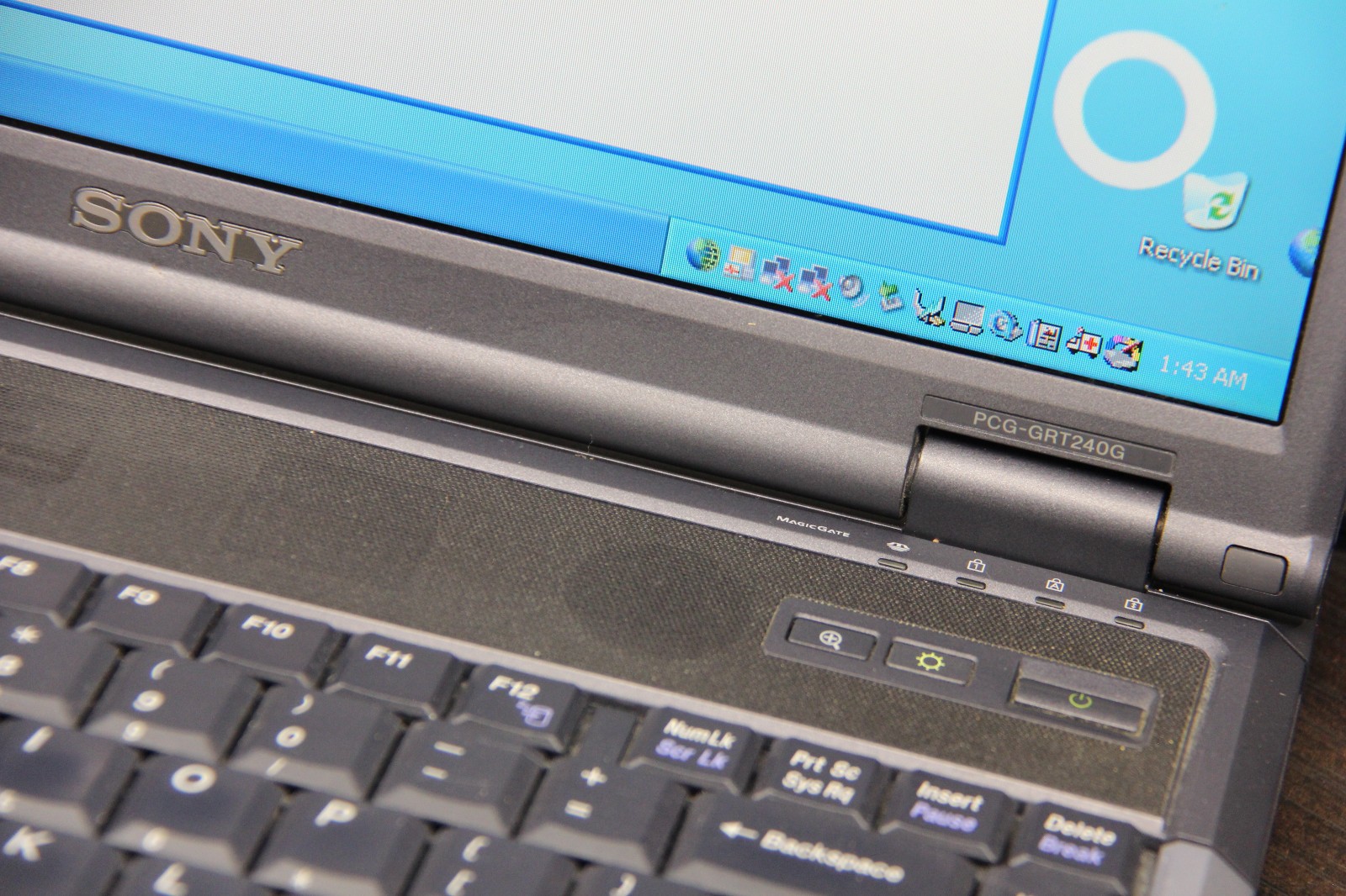Sony VAIO PCG-8N1L LAPTOP pcg-grt240g with Charger in working condition