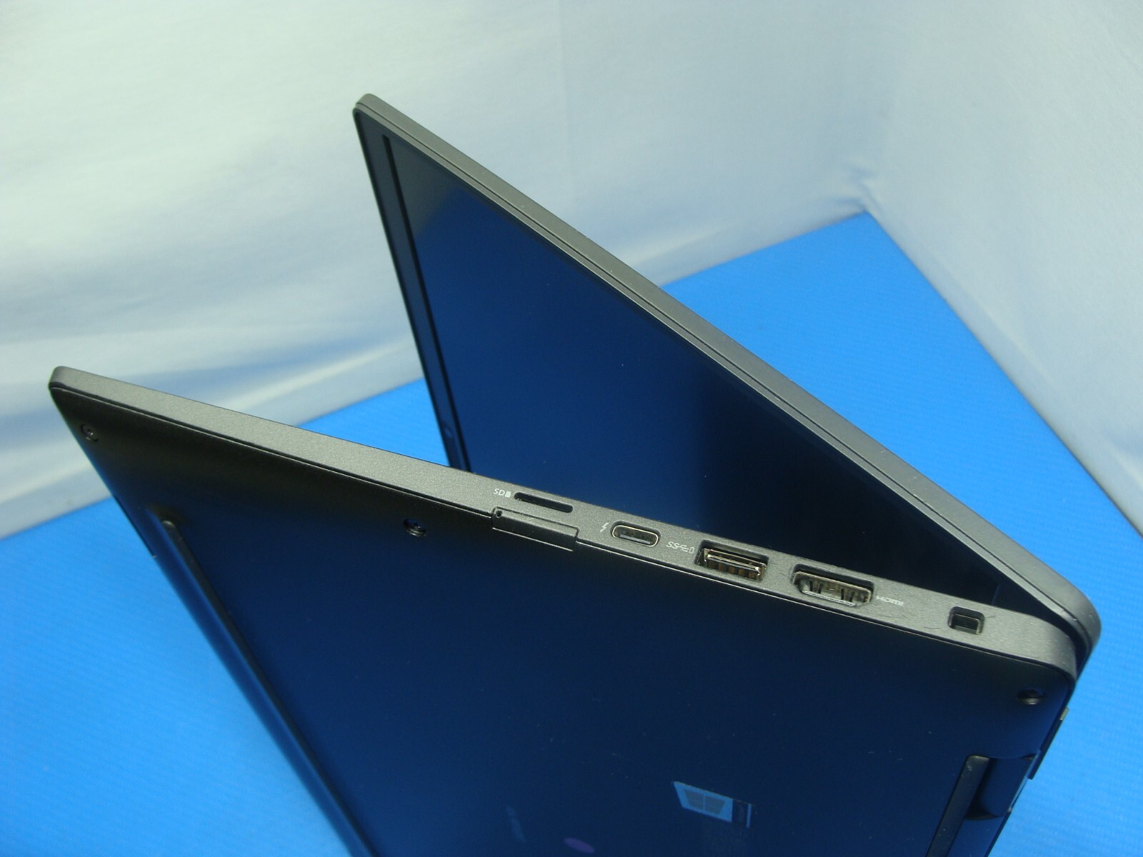 Dell Latitude 7520 15.6″ FHD Intel i7-1185G7 3GHz 16GB 256GB +Charger Win 10 Pro