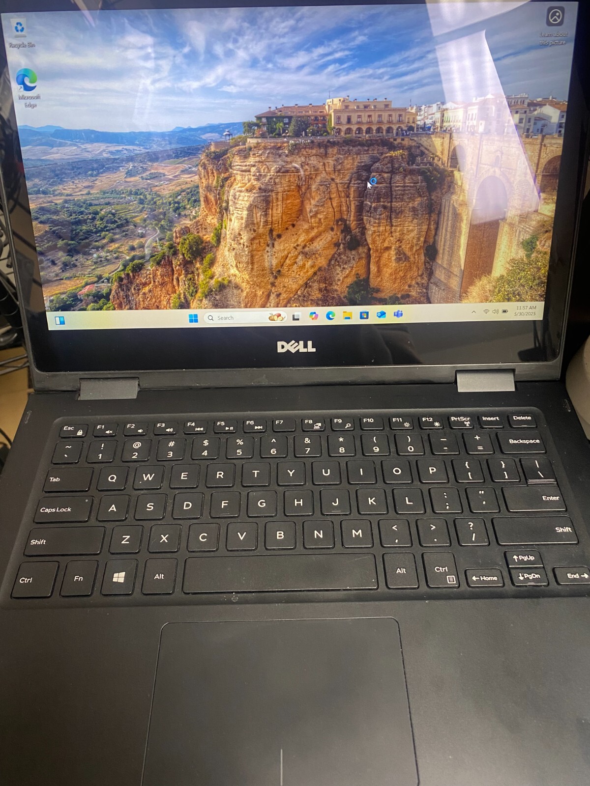 Dell Latitude 3390 2-In-1 13.3″Intel i5-8250U 8GB RAM/128GB SSD Touchscreen