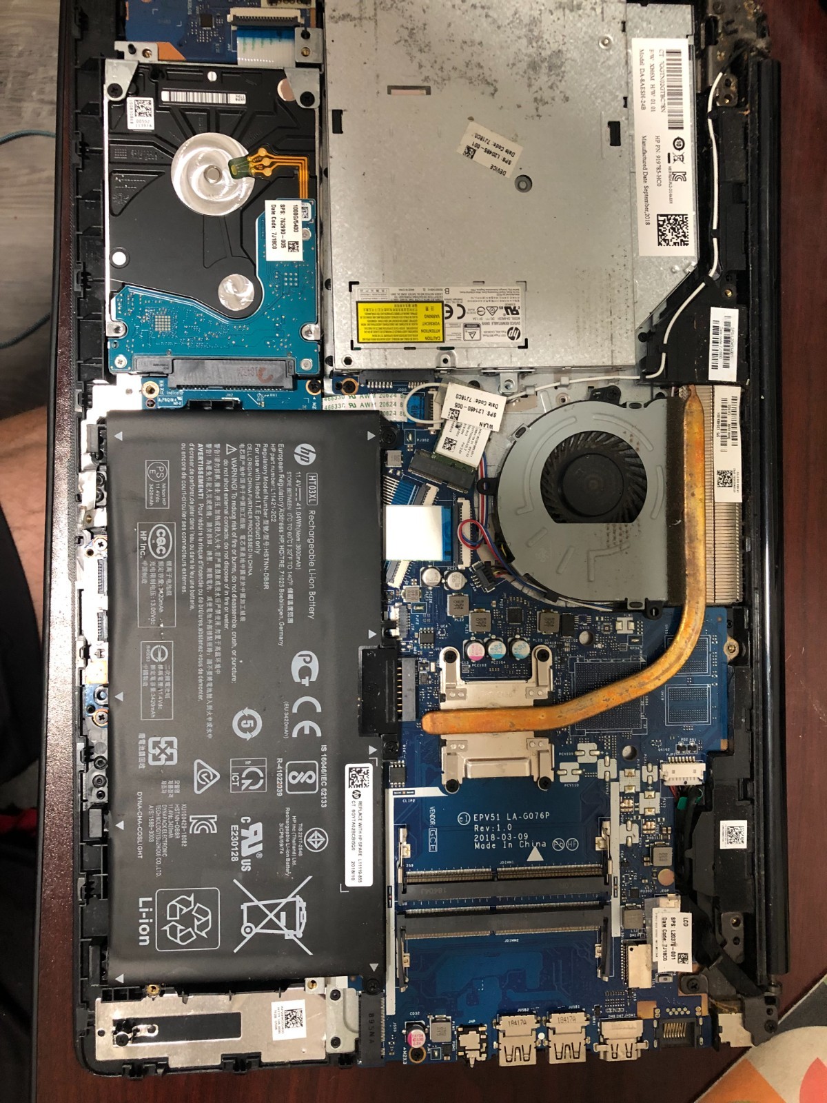 HP Laptop 15-db0004dx AMD Ryzen 3 2200U 2.50GHz No Ram 1TB HDD -Parts or Repair