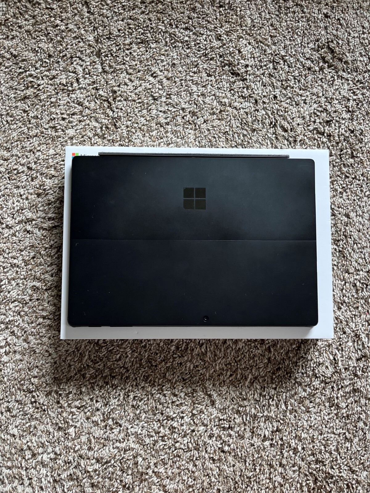 Microsoft Surface Pro 7 Intel i5 1135G7 2.4 GHz256gb SSD 8gb RAM Model 1961 4G