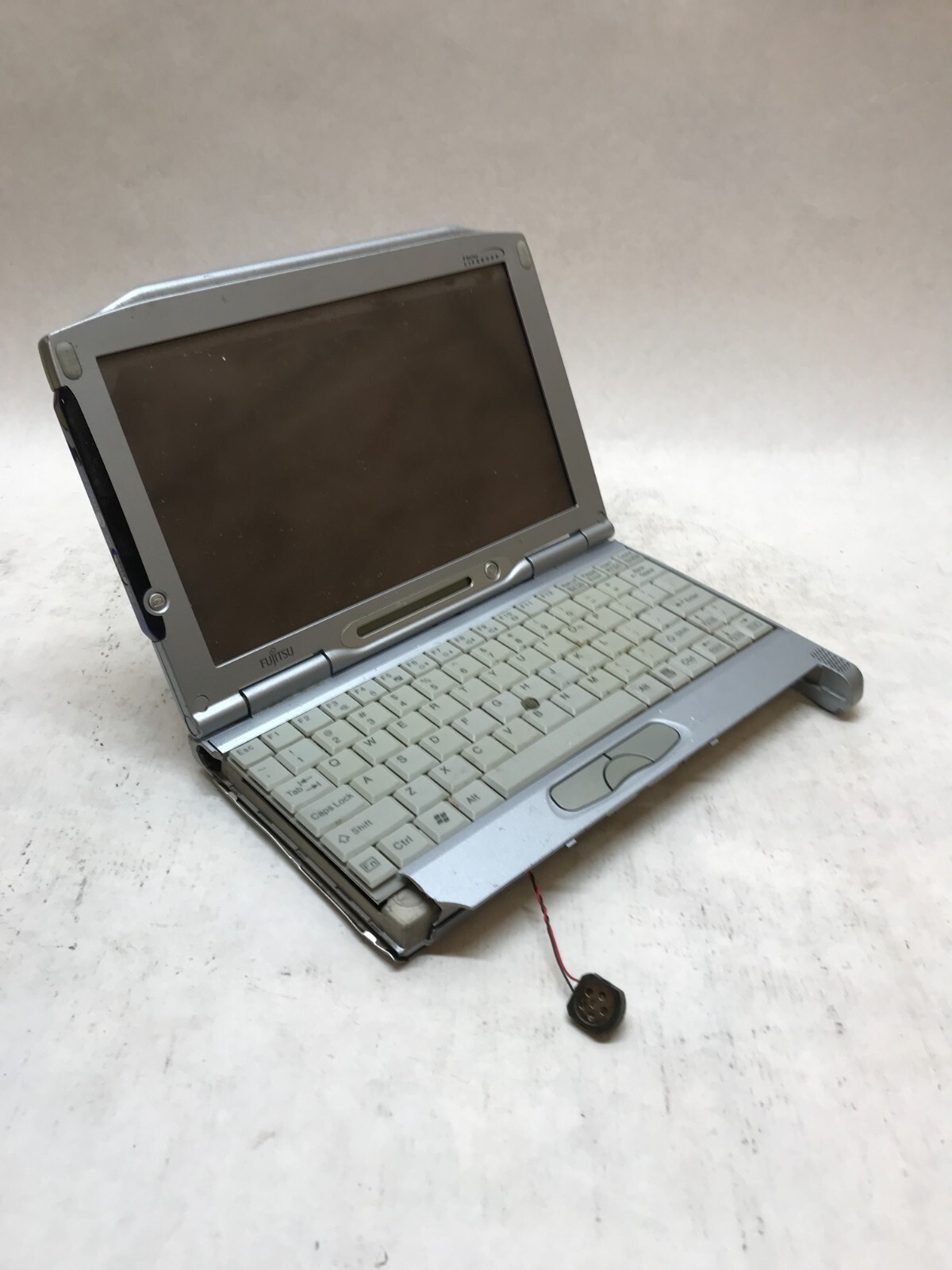 Fujitsu LifeBook P Series CP145814 Transmeta TM5800 800MHz 240MB RAM Parts! – DW