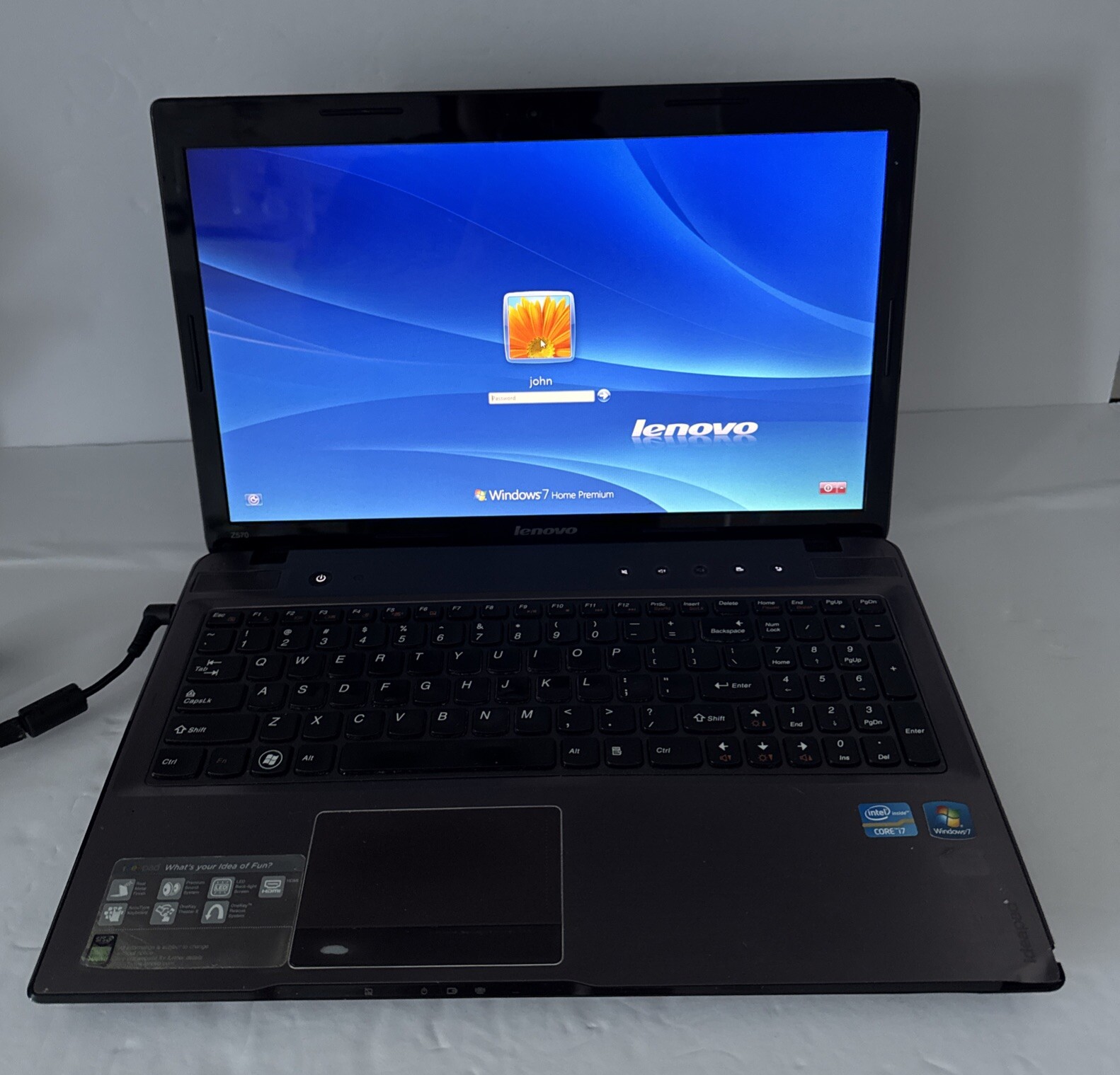 Lenovo Laptop IdeaPad Z570 15.6 inch Intel Core i7 2670QM 2.2GHz, 4Gb RAM, 500G