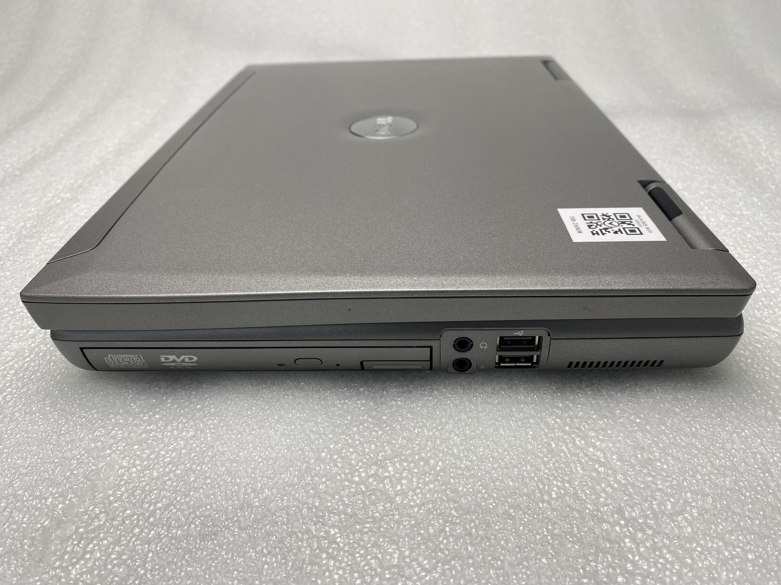 Dell Latitude D810 Intel Pentium M 1.86GHz 1024MB RAM No HDD/OS No BATT