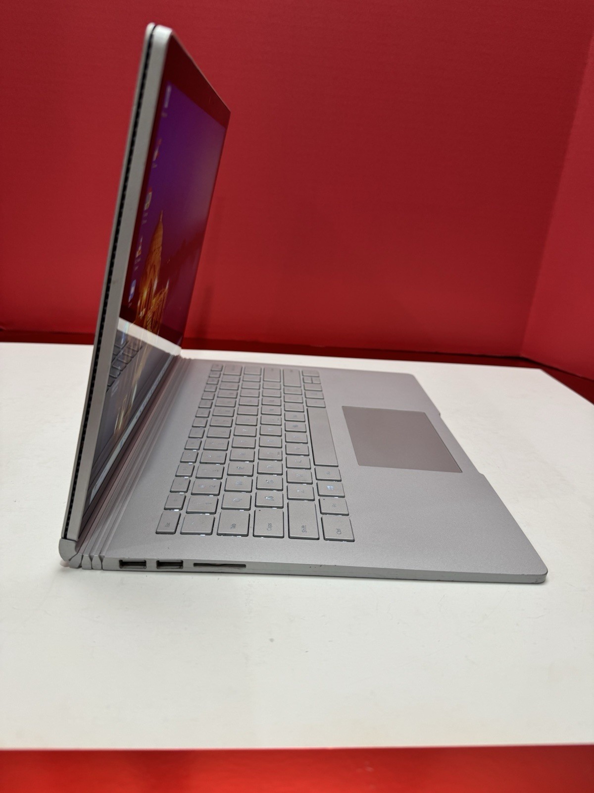 Microsoft Surface Book 2 13.5” i5 8350U 1.7GHz 8GB RAM 256GB 2 In 1 Laptop