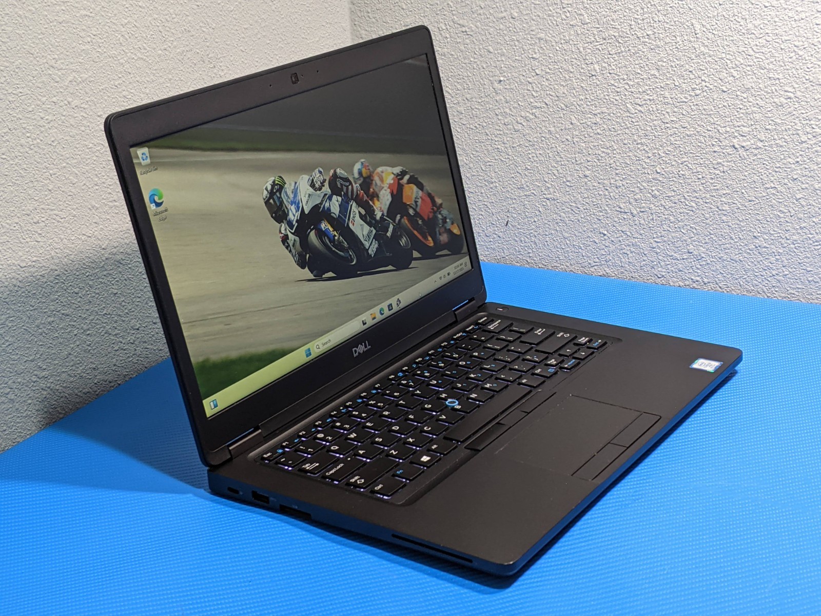 Dell Latitude 5490 14″ FHD Intel Core i5-8365U 1.6GHz 8GB 256GB SSD Win11Pro +PA