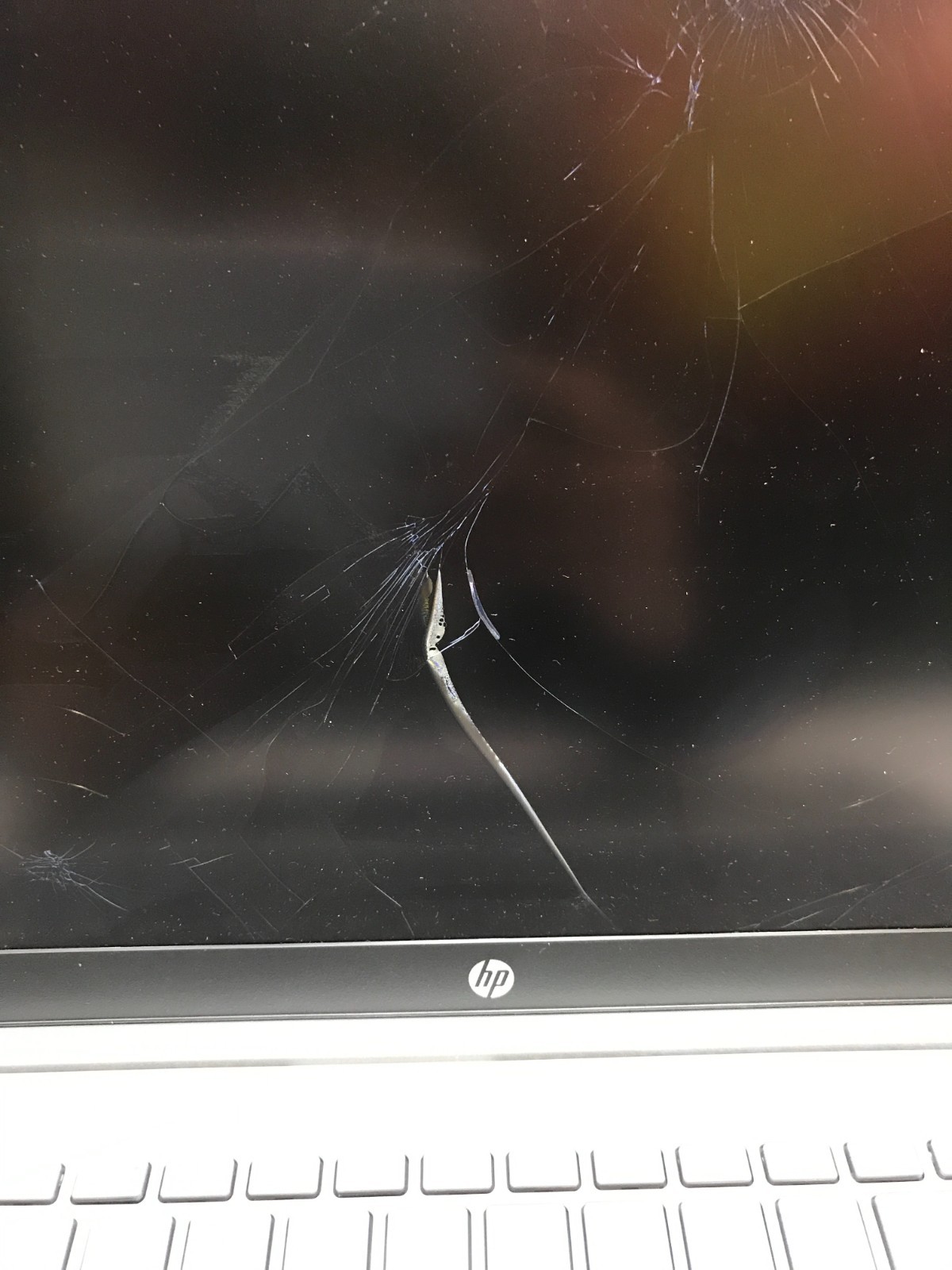 HP 15-fd0159wm 15″ Intel Core i5-1334U NO RAM NO SSD/OS For Parts Cracked!! – DW