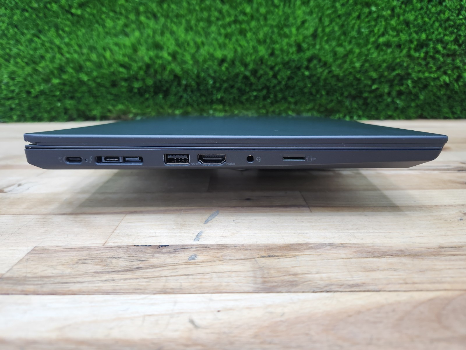 Lenovo ThinkPad T490 14″ FHD i5-8365U 1.6GHz 16GB 256GB SSD Windows 11 Pro READ~