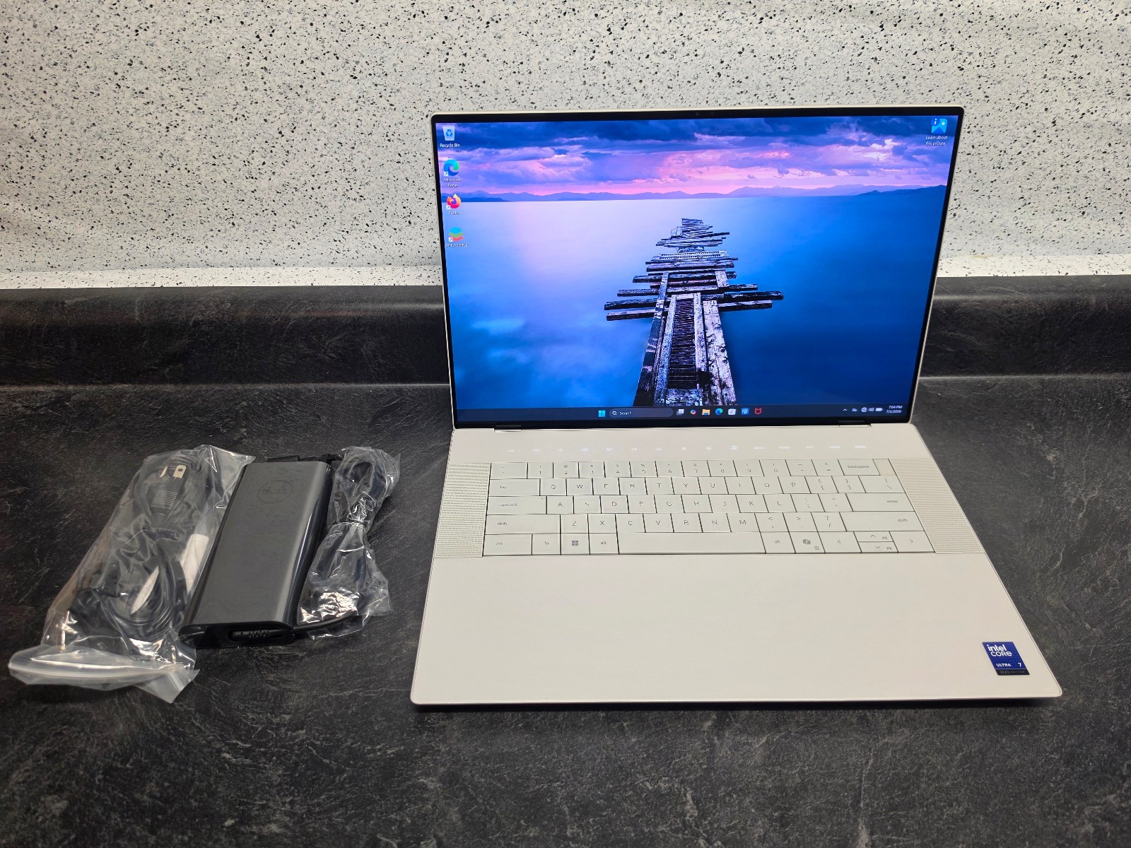 Dell XPS 16 Premium DA16250 4K OLED Touch Ultra 7 255H 32GB RAM 1TB SSD RTX 5050