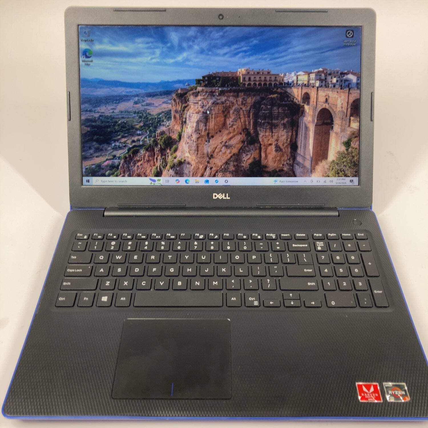 Broken Dell Inspiron 3585 15.6″ Ryzen 3 2200U 2.5GHz 8GB RAM 256GB SSD READ