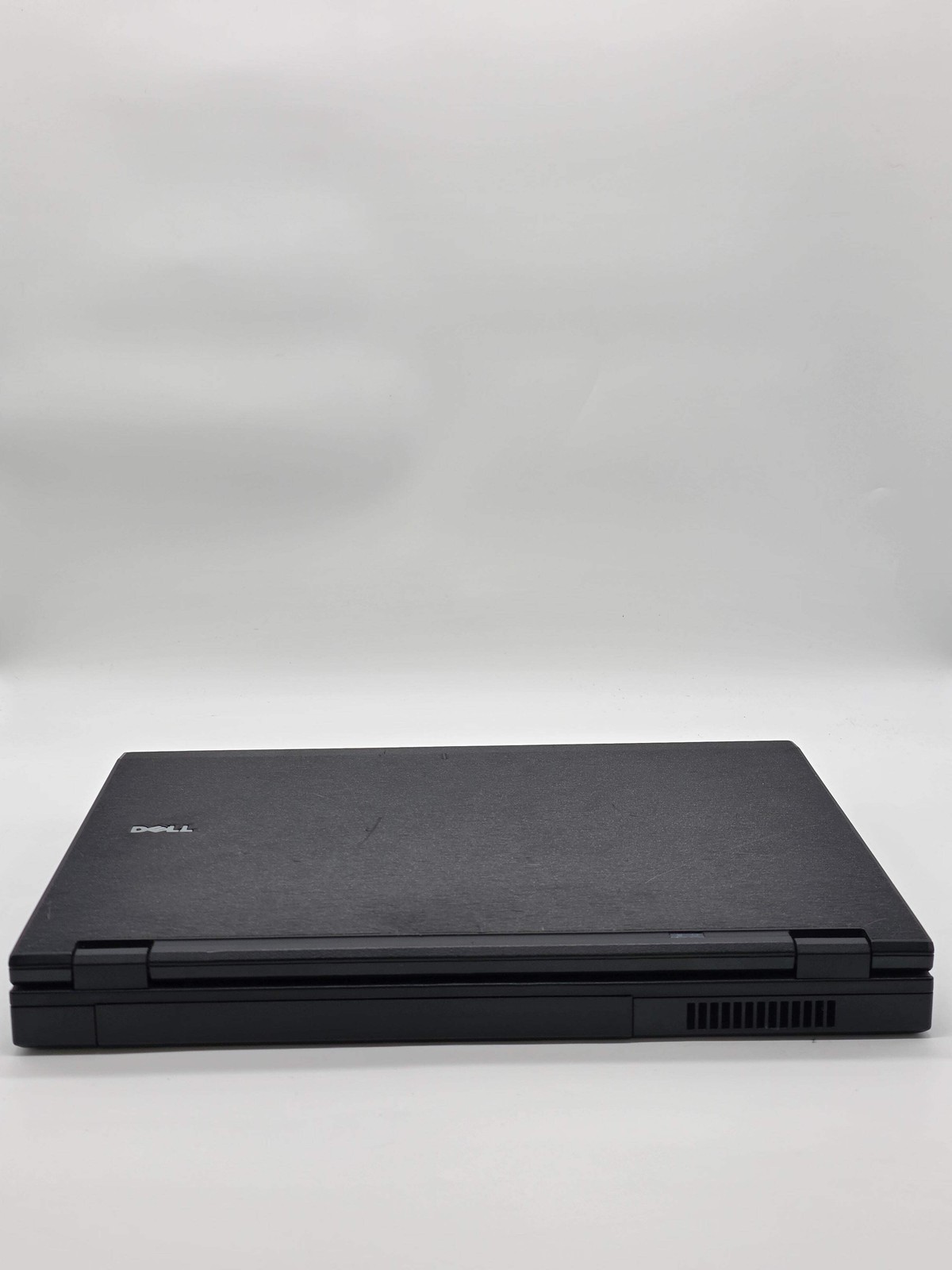 Dell Latitude E5500 14″ Intel Core 2 4GB RAM 16GB HDD Black Used – C w/ Charger