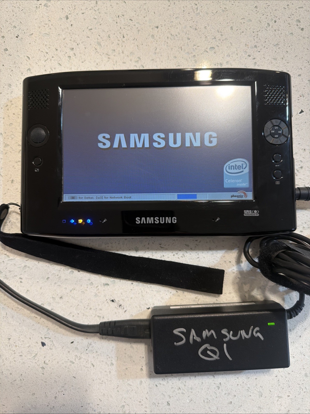 Samsung Q1 Handheld PC ( Model NP-Q1-V004/SEA ) WINDOWS XP Locked ** SUPER RARE