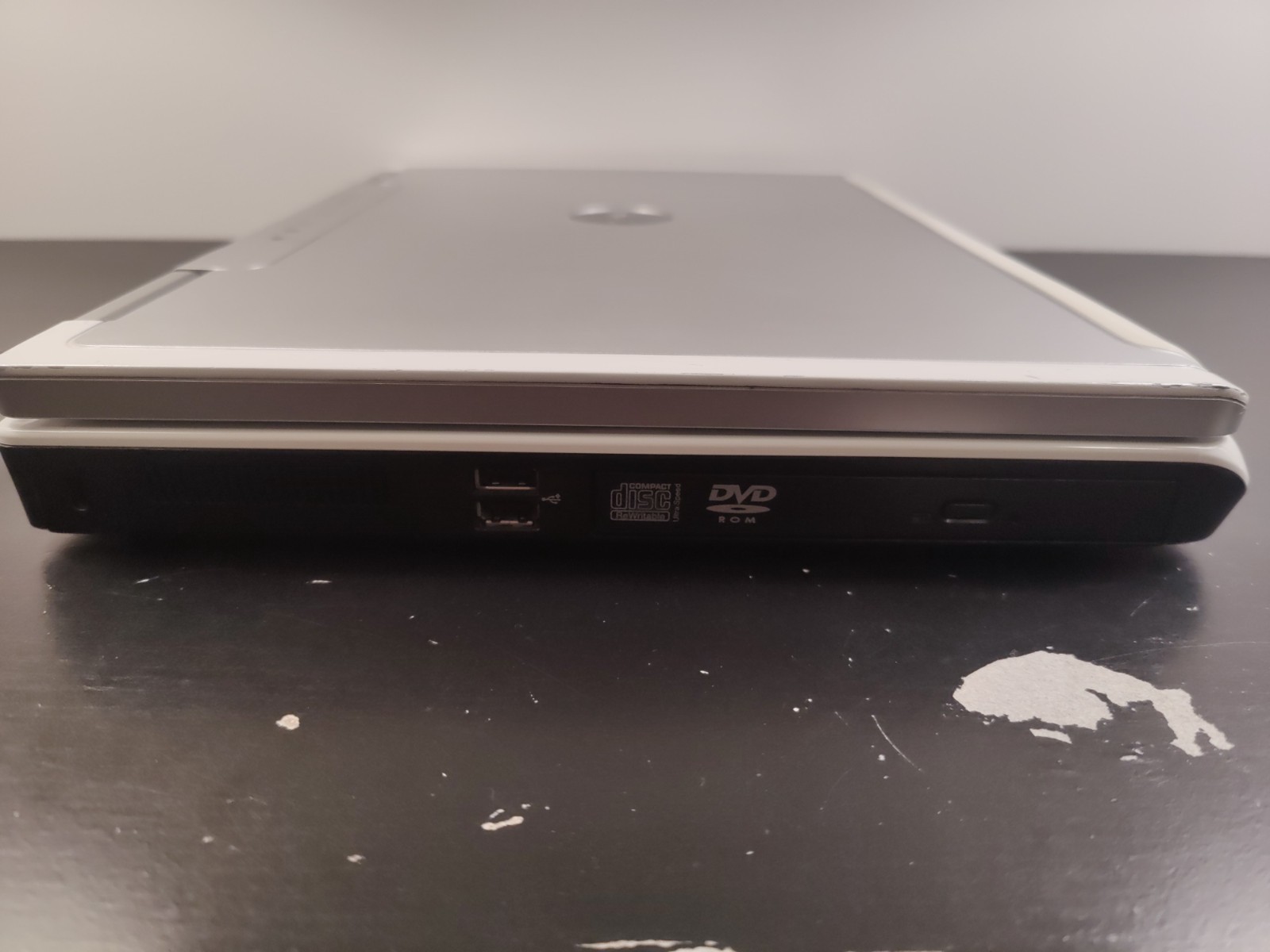 Dell Inspiron 9300 17″ Pentium M 740 ATI X300 1.25GB RAM 250GB HDD Read Desc.