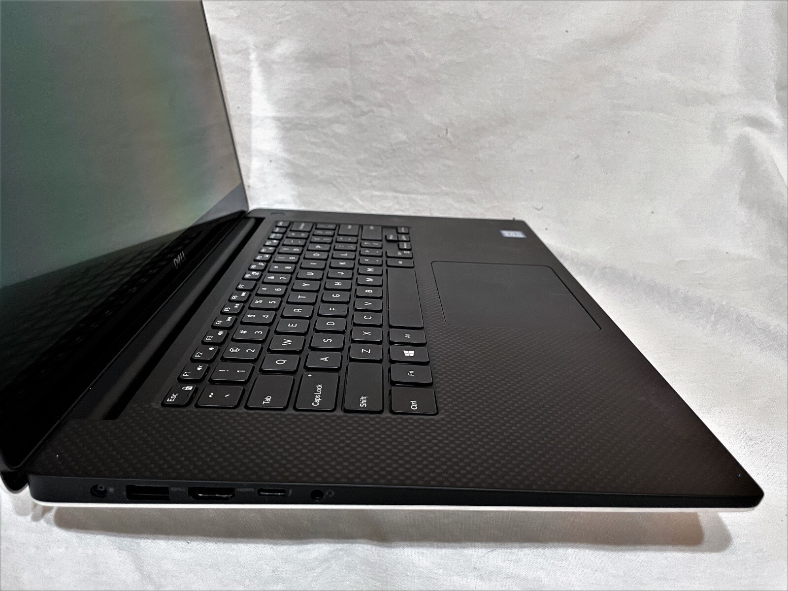 Dell XPS 15 7590 | i9-9980HK 2.4GHz | 4K UHD OLED | 64GB | 1TB