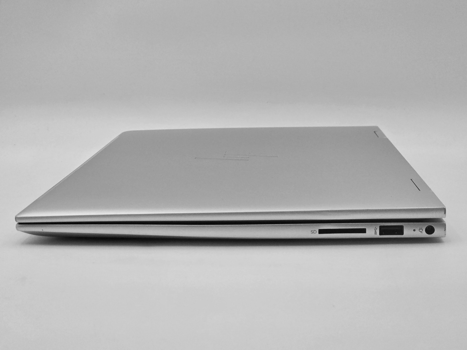 HP Envy x360 15-es2083cl 2-in-1 15″ FHD Touch I7-1260P 1TB 16GB W11 Backlit 75Hz