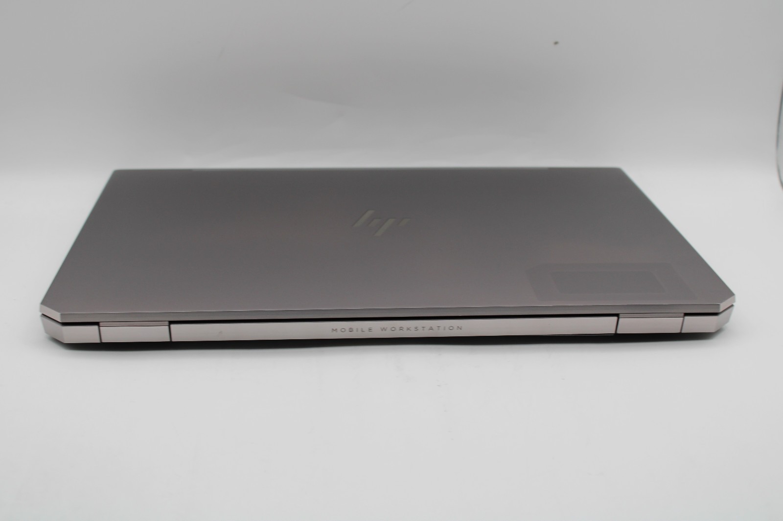 HP ZBook Studio G5 _ i9-9880H @ 2.3 _ 32GB RAM _ 500GB SSD _ P2000 _ No OS *READ