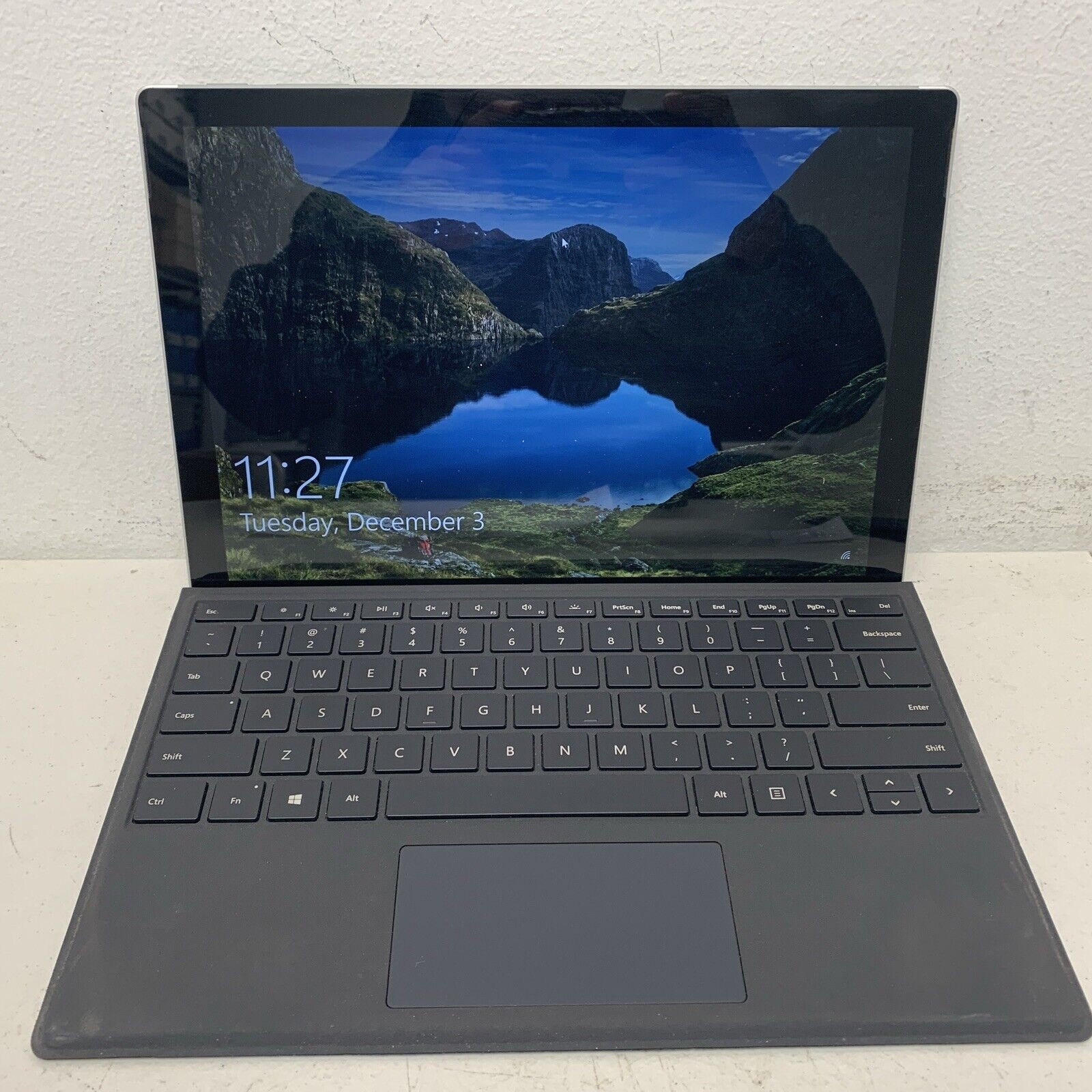 Microsoft Surface Pro 1796 i5-7300U 2.60GHZ 4GB RAM 128GB SSD WIN 11