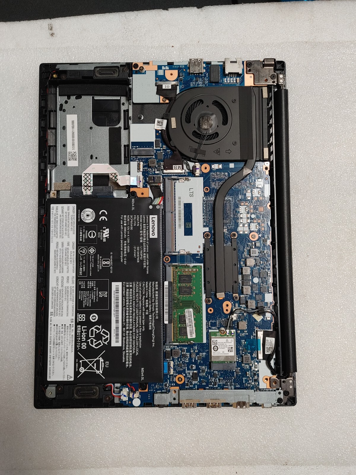 Lenovo ThinkPad E480 Core i5-8250U@ 1.60GHz, 8GB RAM, BIOS Locked, FOR PARTS/ RE